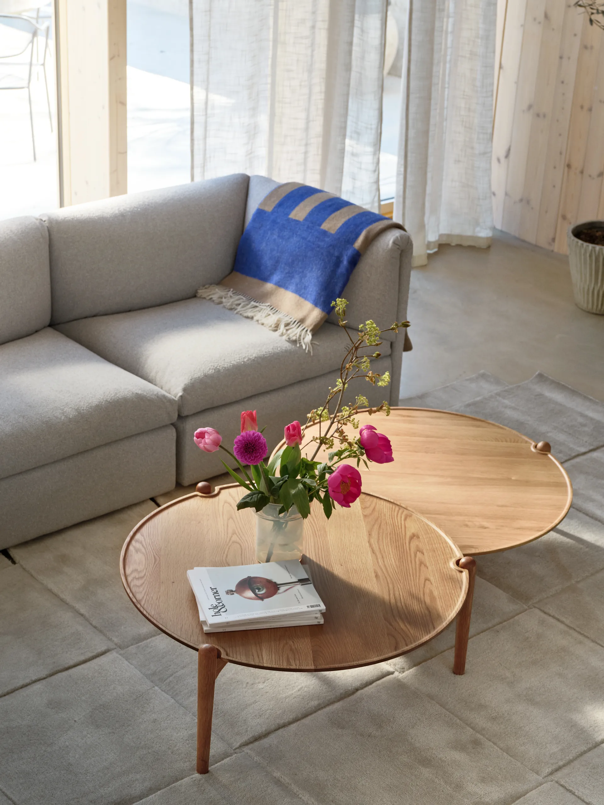 Stolik kawowy Aria, Dark oak, Ø50x37 cm Design House Stockholm