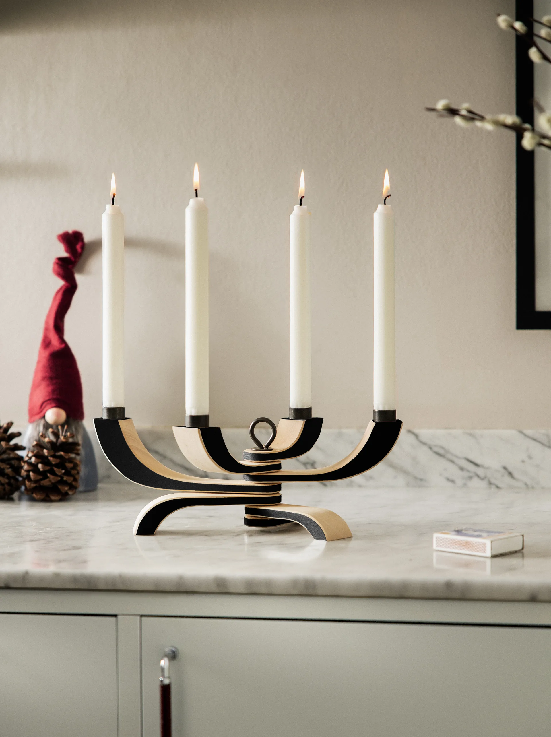 Świecznik Nordic Light 4-ramienny, Czarny Design House Stockholm