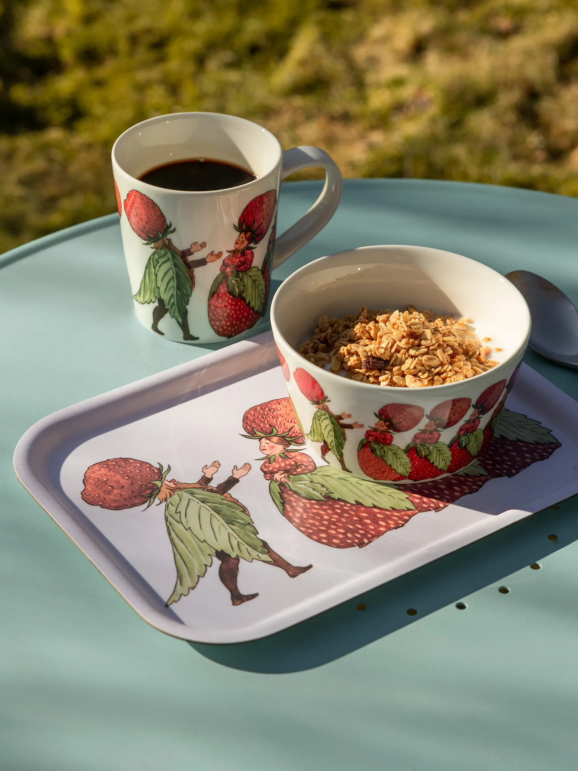 Taca The Strawberry Family 20x27 cm, White Design House Stockholm