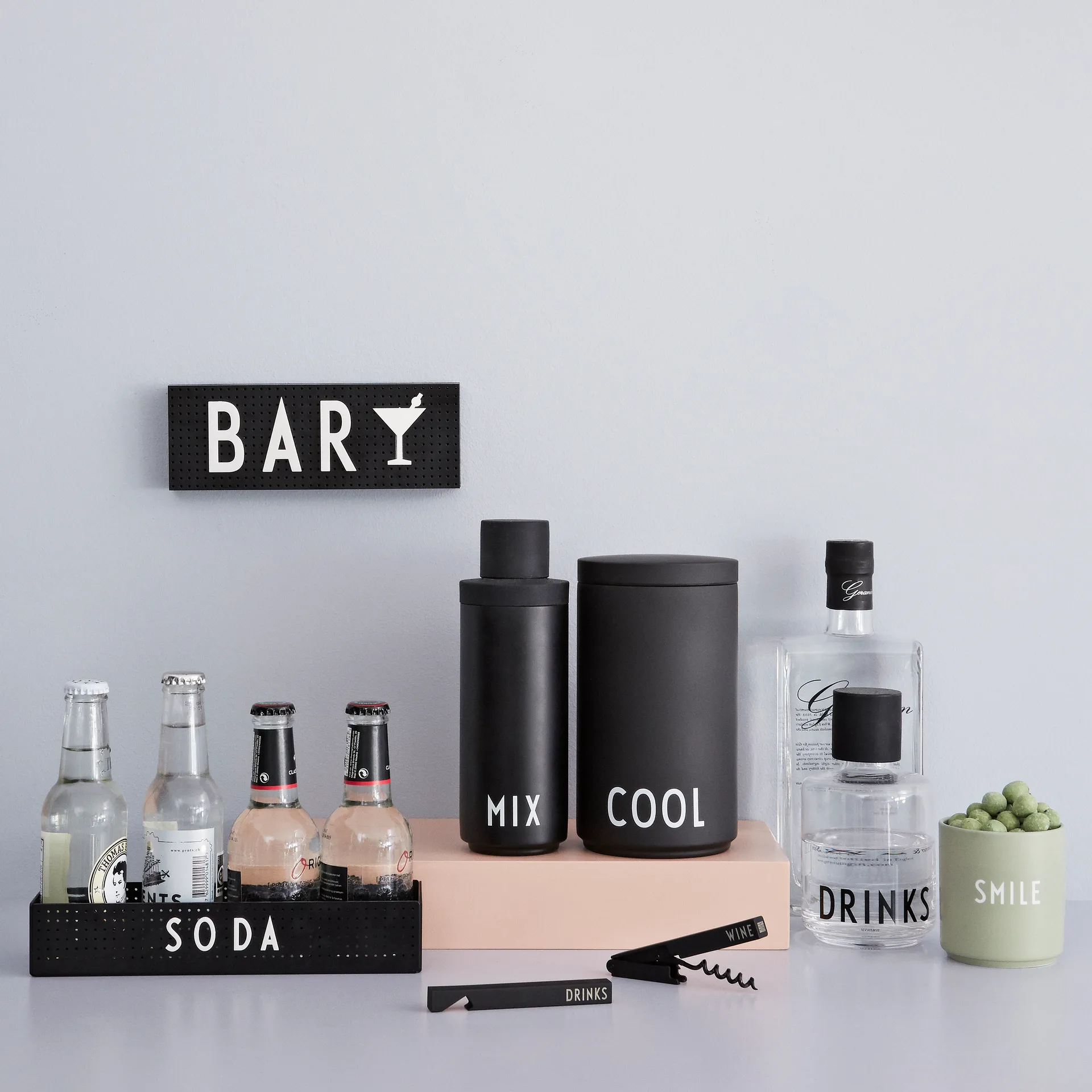 Design Letters shaker czarny, 23 cm Design Letters