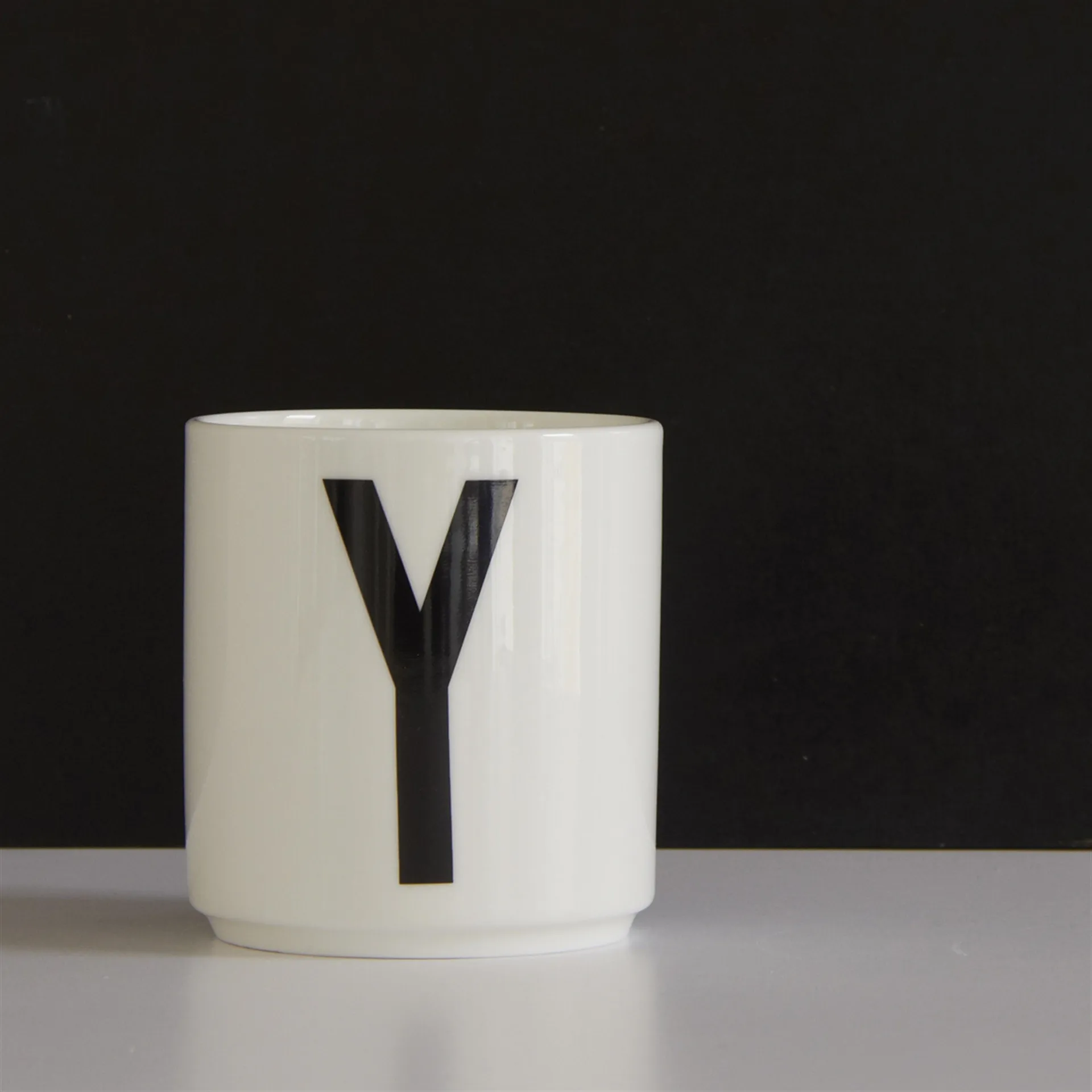 Kubek Design Letters, Y Design Letters
