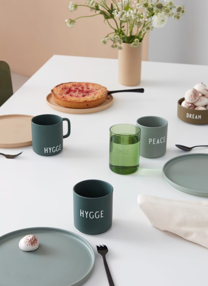 Kubek Favourite z uchem Design Letters 25 cl, Hygge-dark green Design Letters