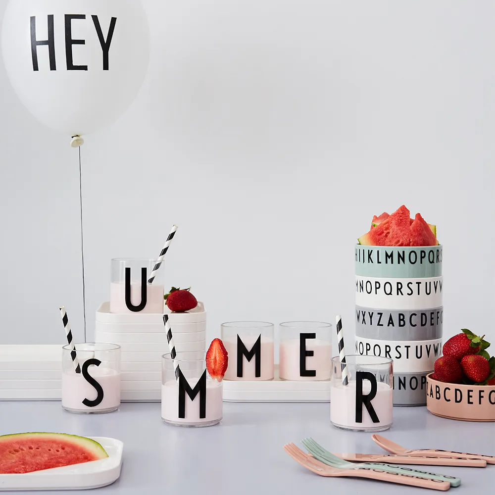 Szklanka Design Letters Kids, U Design Letters