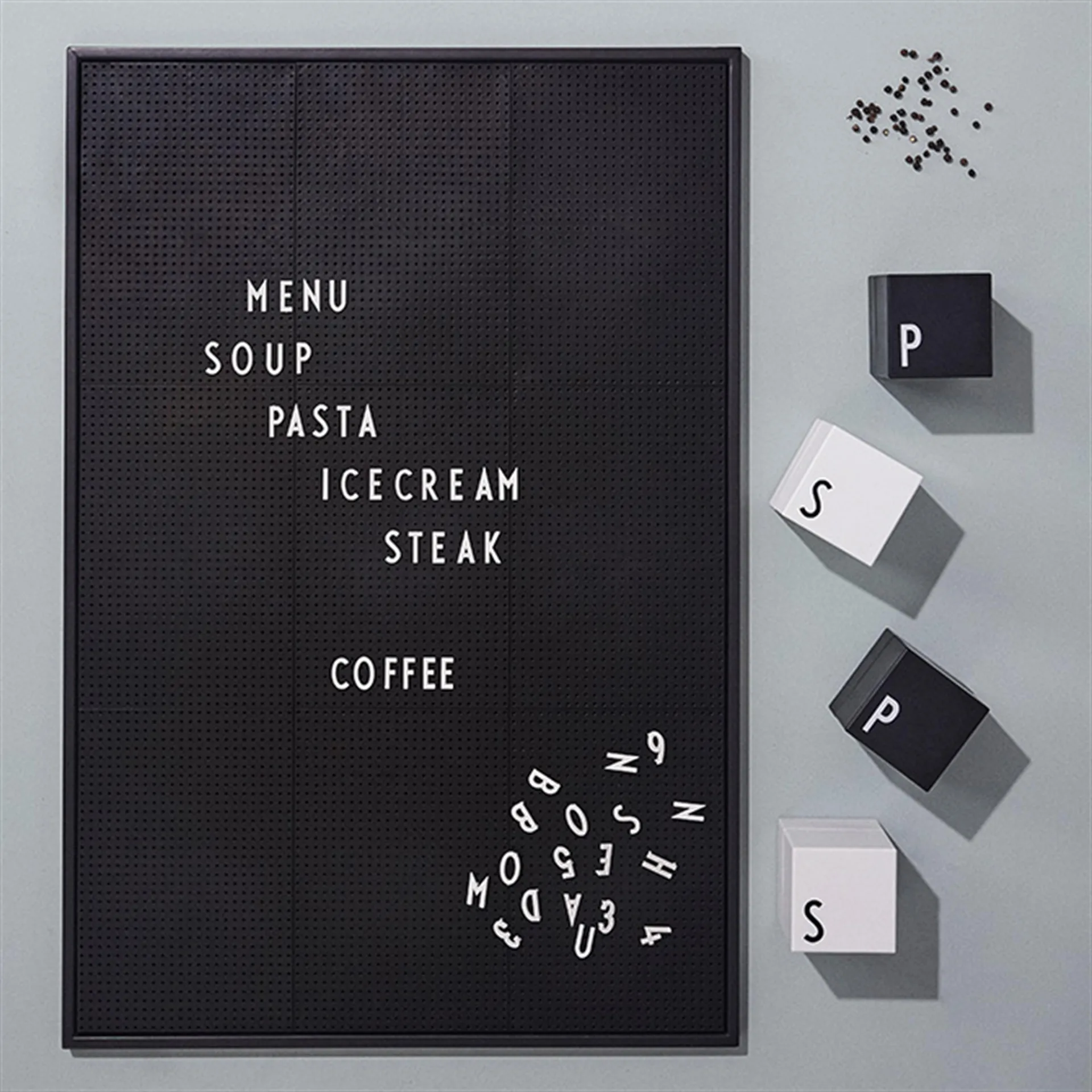 Zestaw literek Design Letters, Białe litery Design Letters