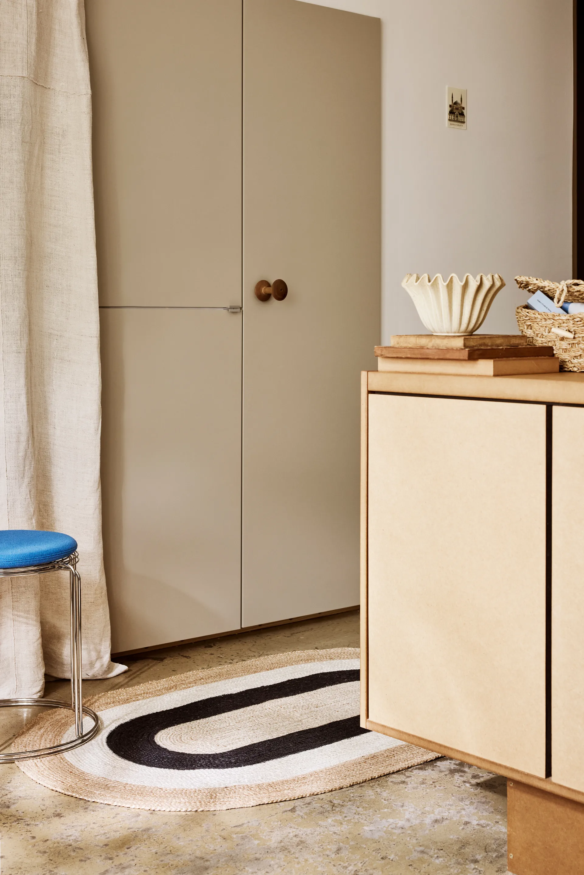 Elin striped owalny dywan z juty 92x150 cm, Black Dixie