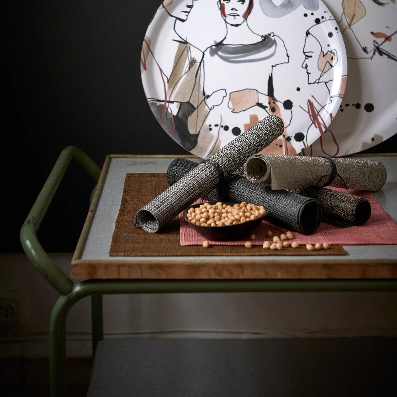 Taca stołowa Sixten, Szary antracyt Dixie