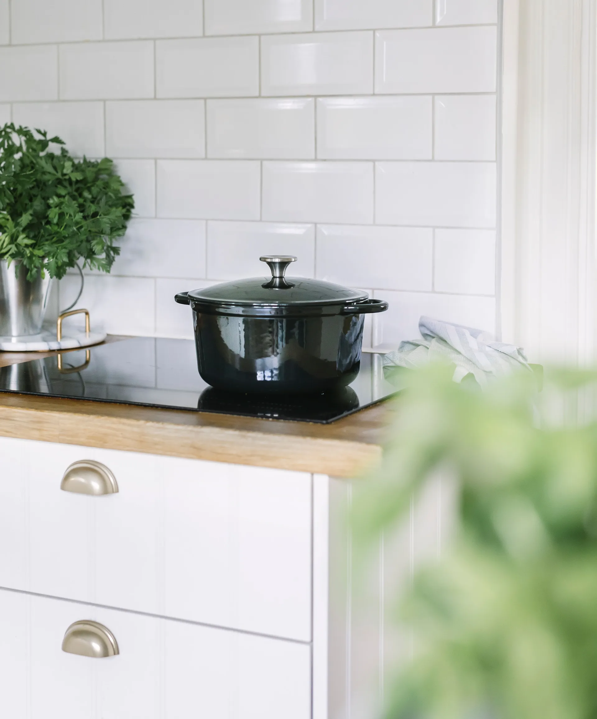 Gretl garnek żeliwny emaliowany 4 L, Czarny Dorre