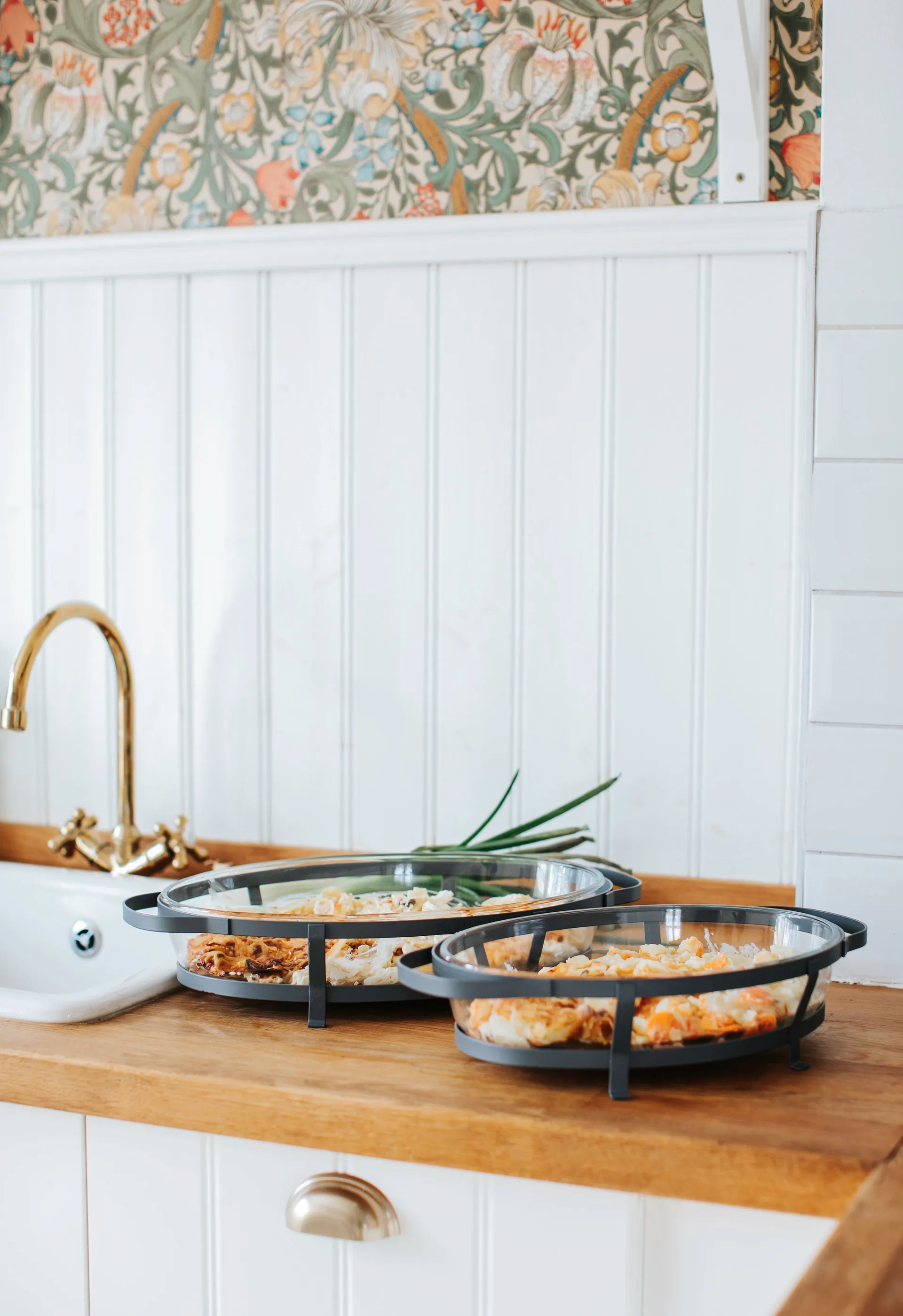 Szklana forma do pieczenia Grace ze stojakiem, 2 L Dorre