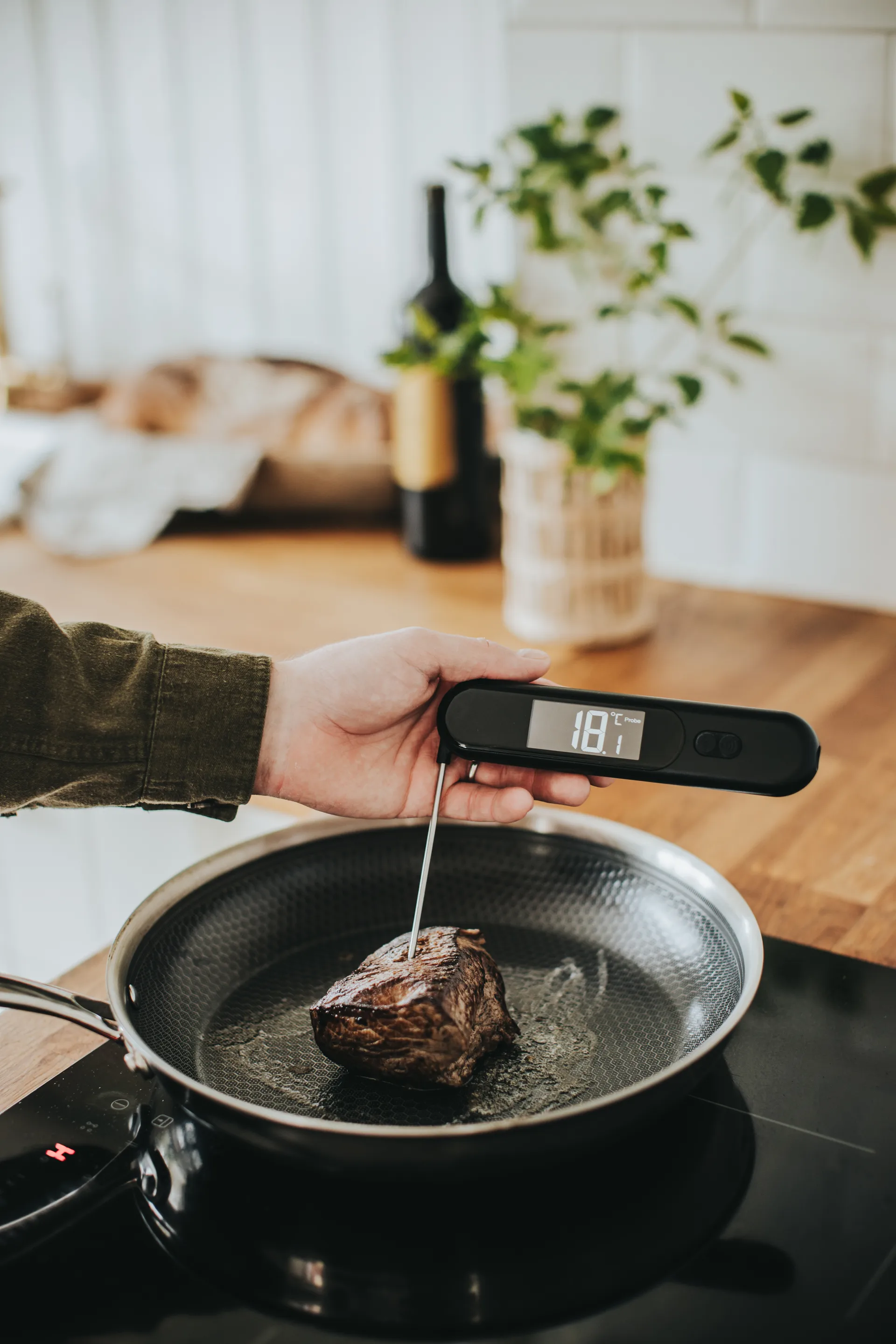 Termometr 2-w-1 z sondą Trina, Czarny Dorre