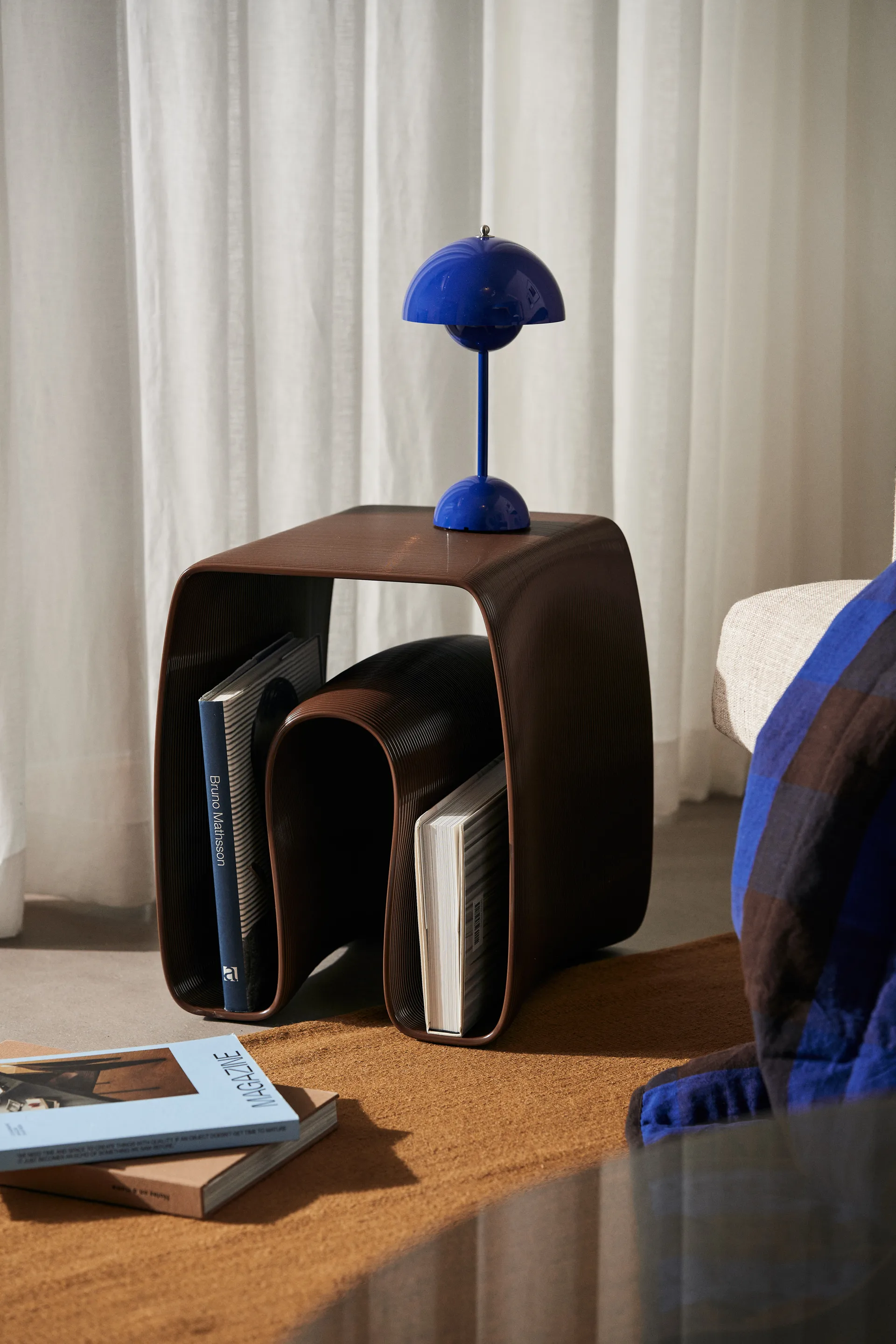 Stolik boczny Eel 38x40 cm, Chocolate Ekbacken Studios