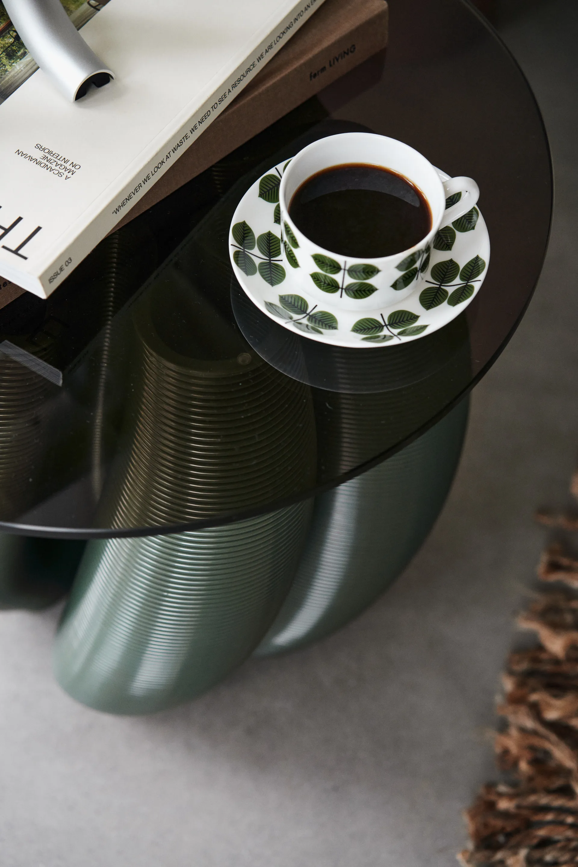 Stolik boczny Water lily Ø50 cm, Olive Ekbacken Studios