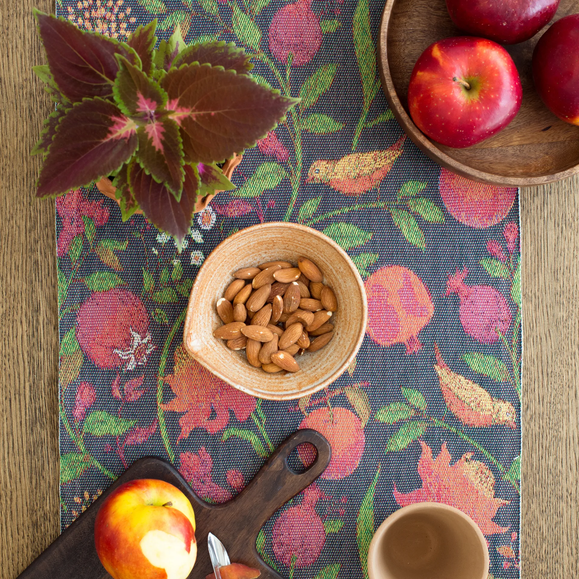 Owocowy bieżnik na stół 35x120 cm, Multi Ekelund Linneväveri