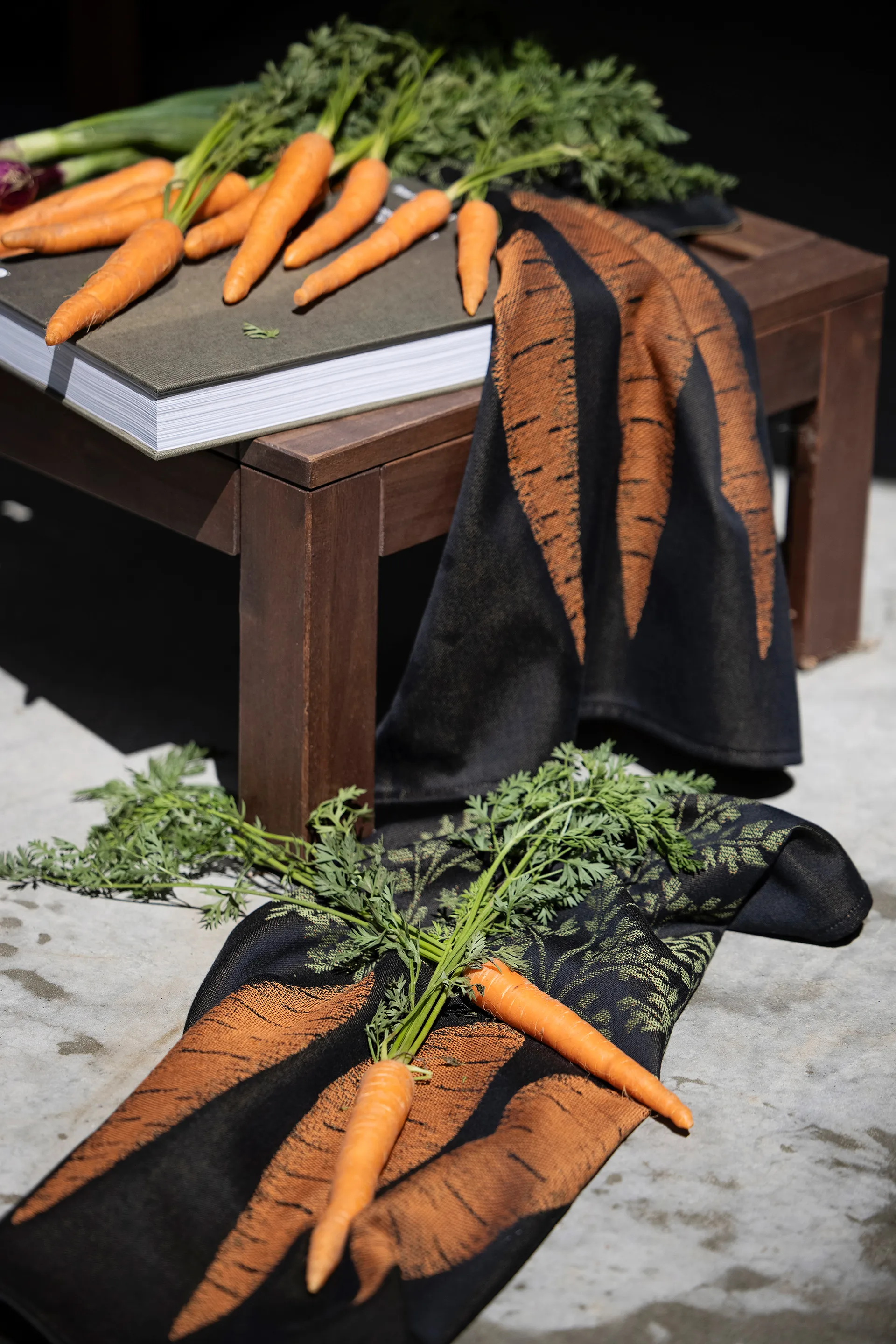 Ręcznik kuchenny Marchew 48x70 cm, Czarno-pomarańczowy Ekelund Linneväveri