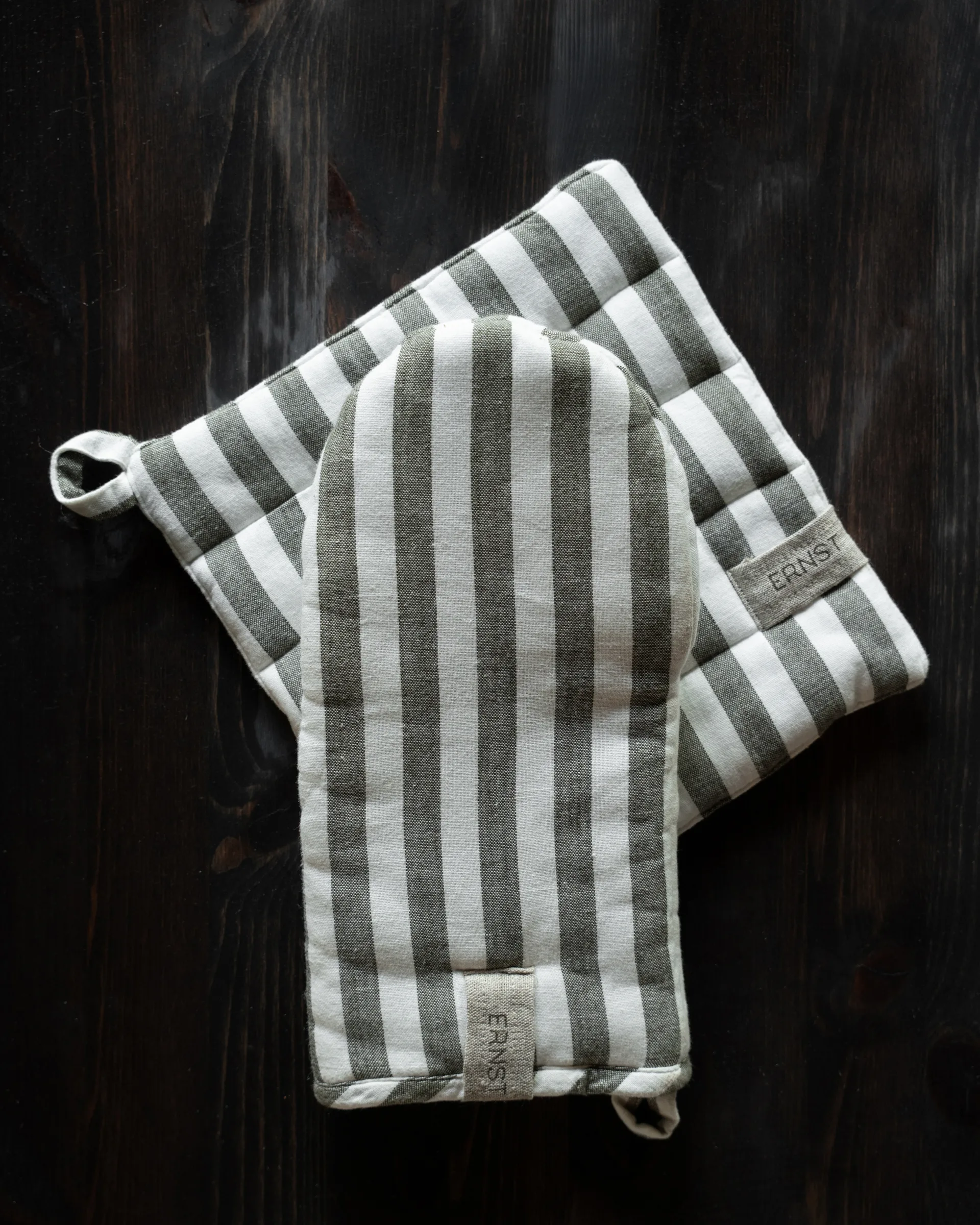 Łapka kuchenna w szerokie paski Ernst 23x25 cm, Szałwia-biel ERNST