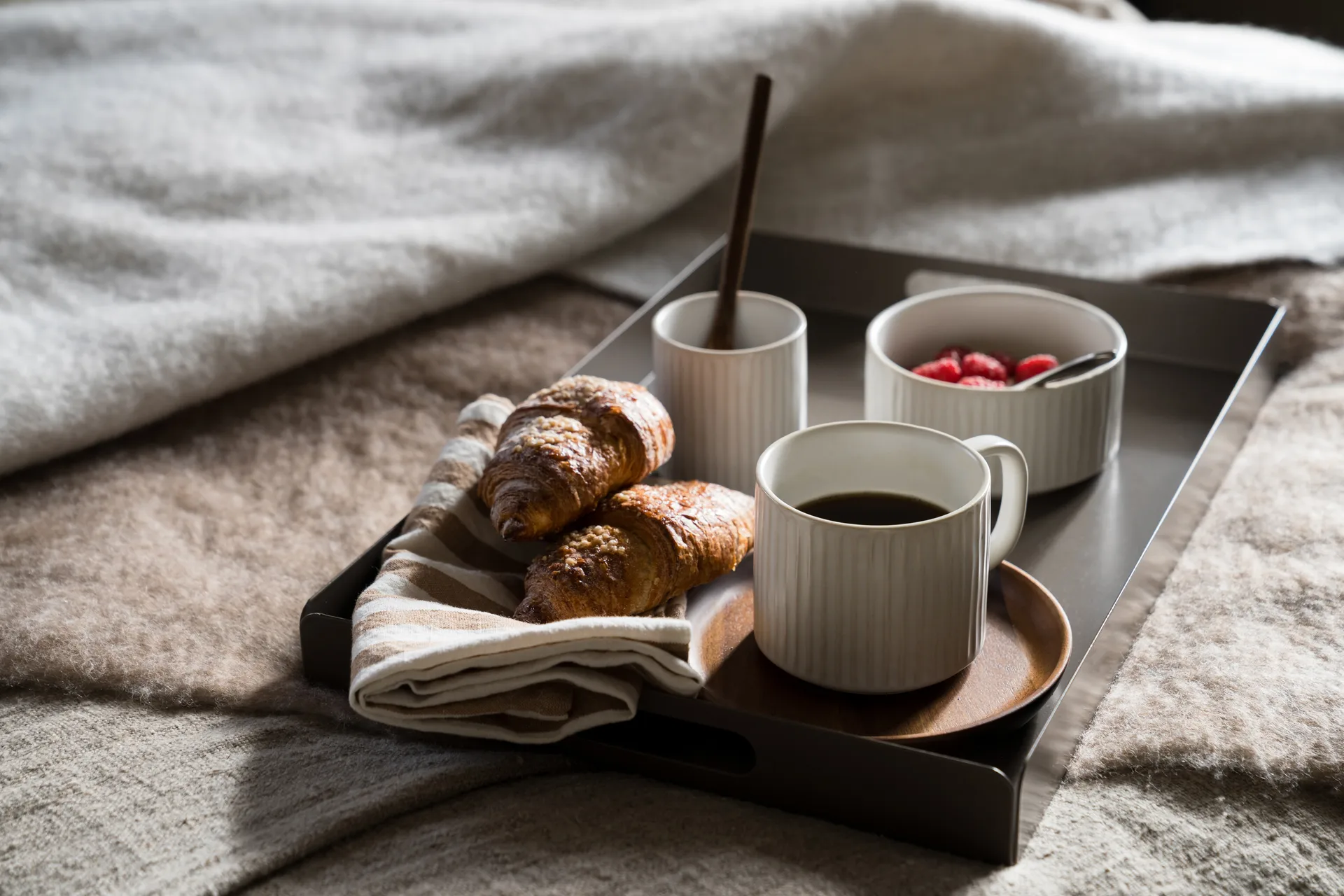 Drewniana tacka Ernst, Akacja, Ø16,5 cm ERNST