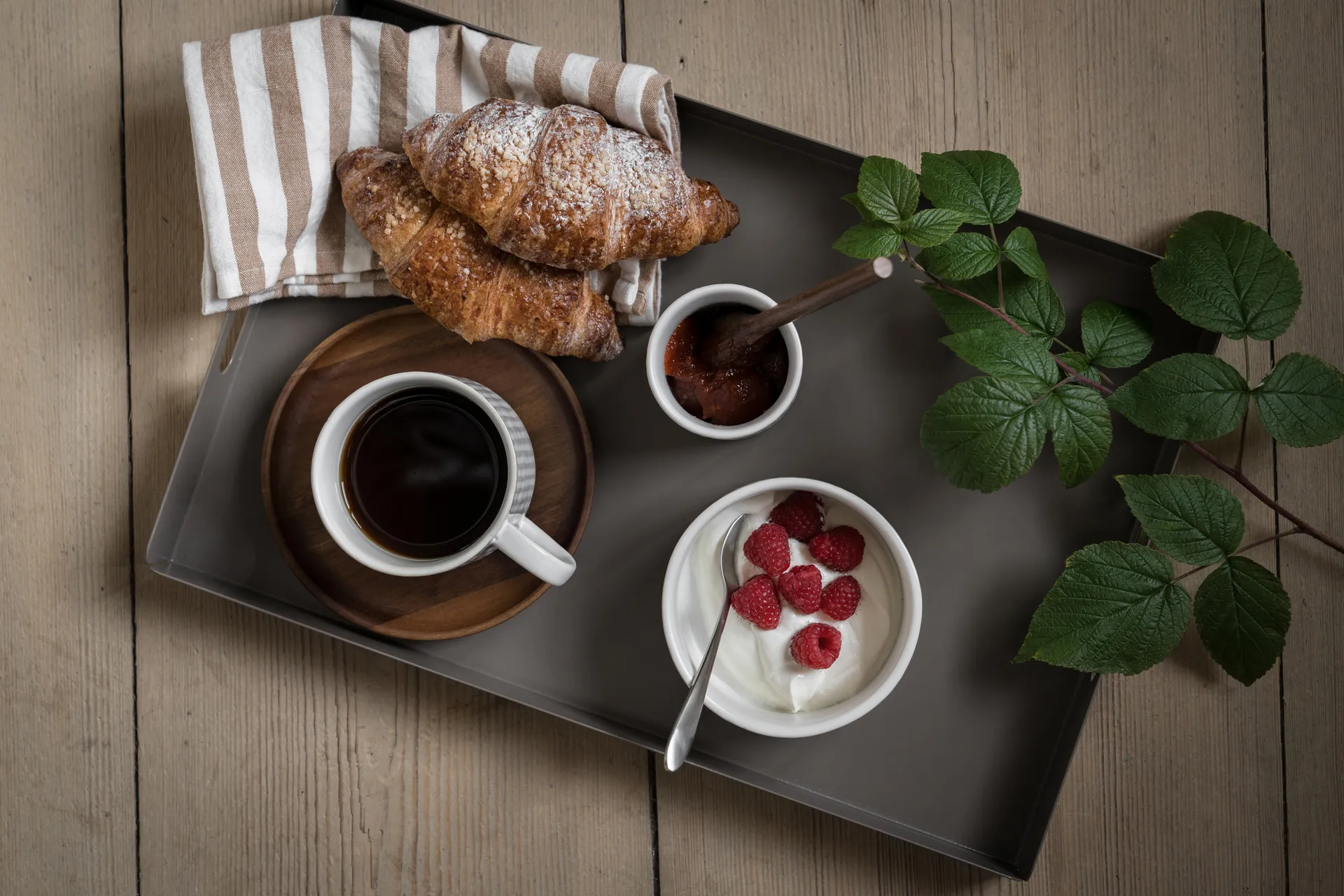 Drewniana tacka Ernst, Akacja, Ø16,5 cm ERNST