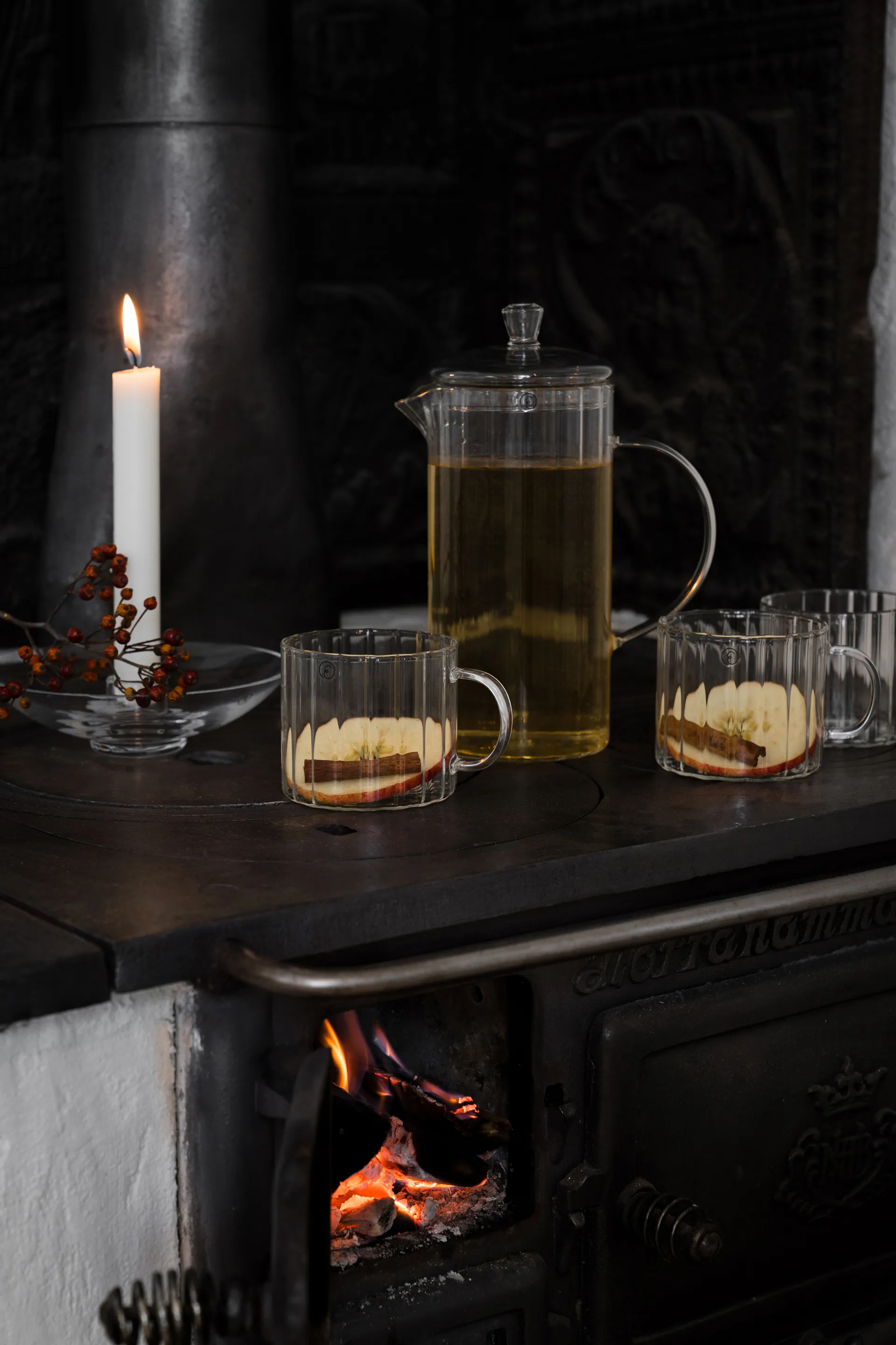 Ernst dzbanek szklany żebrowany 1 L, Jasny ERNST