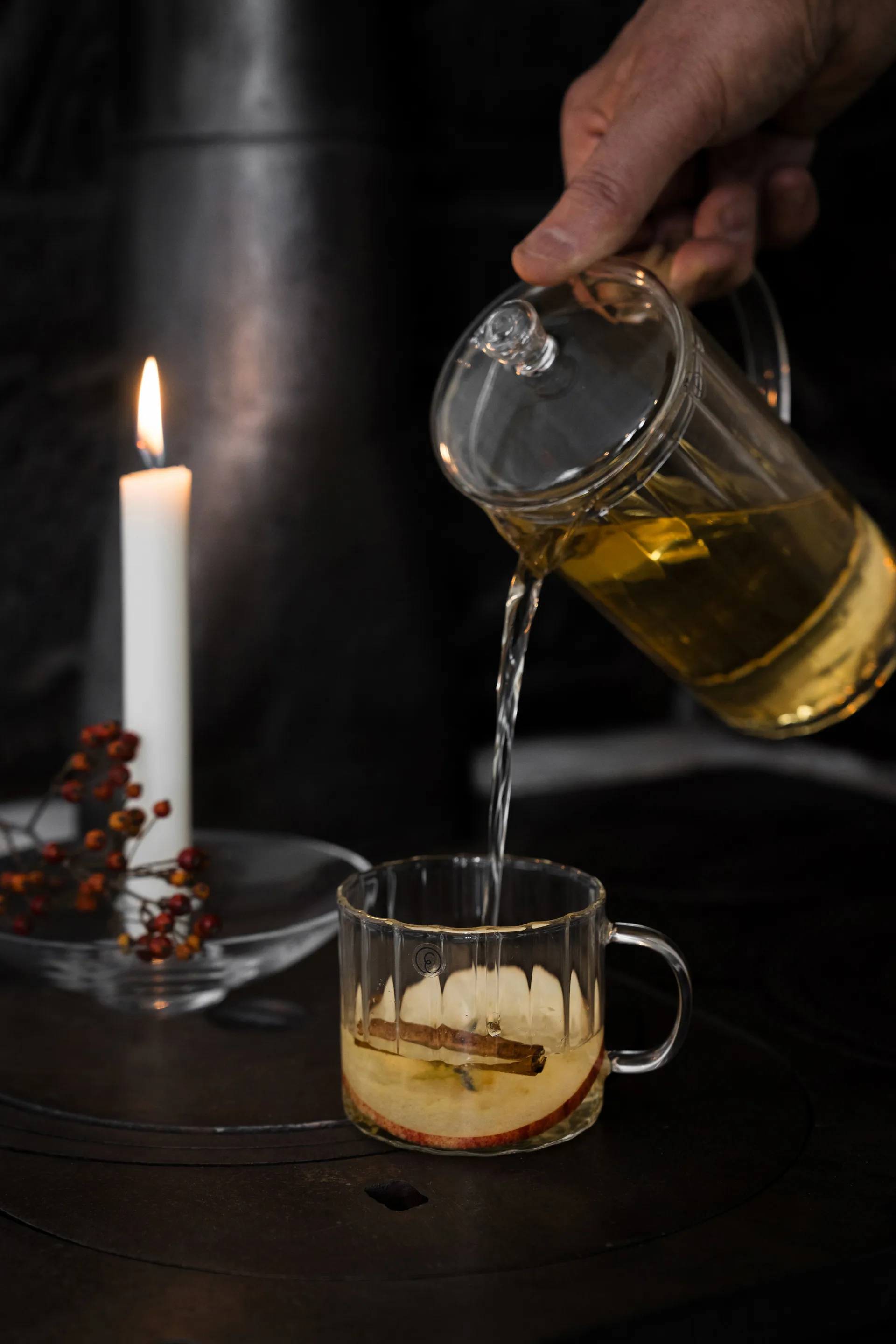 Ernst dzbanek szklany żebrowany 1 L, Jasny ERNST