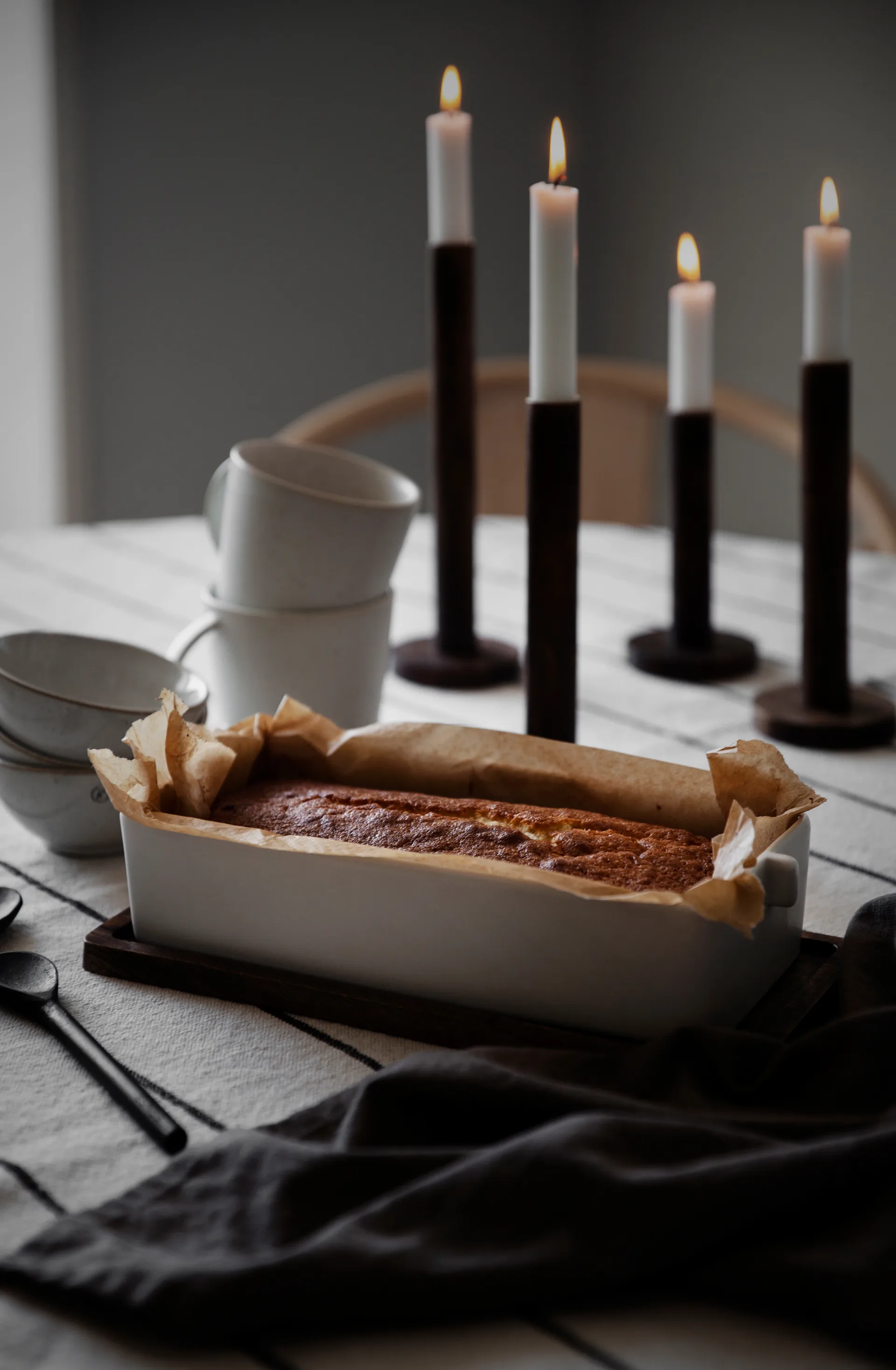 Ernst świecznik z drewna 25 cm, Ciemny brąz ERNST