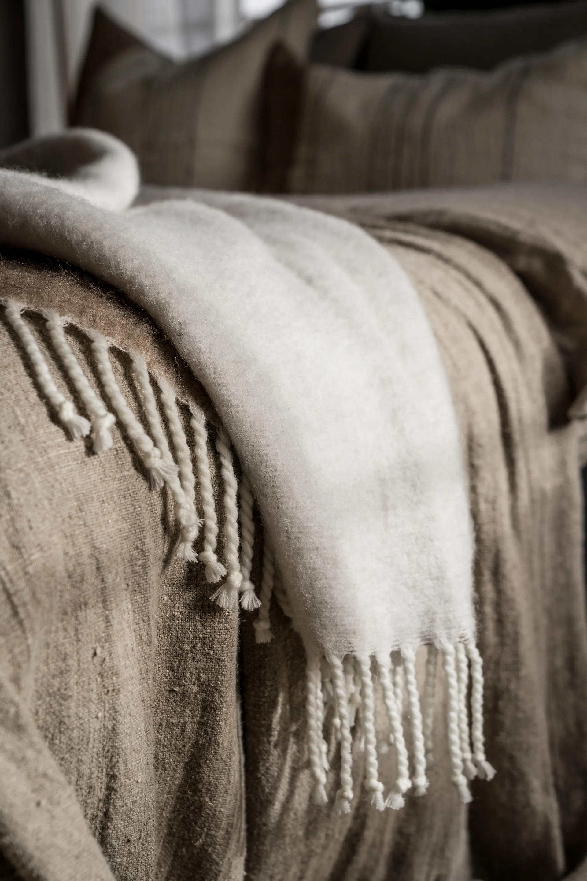 Koc z frędzlami Ernst 130x170 cm, Beżowy ERNST