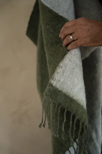 Koc z frędzlami Ernst 130x170 cm - Zielono-biały - ERNST