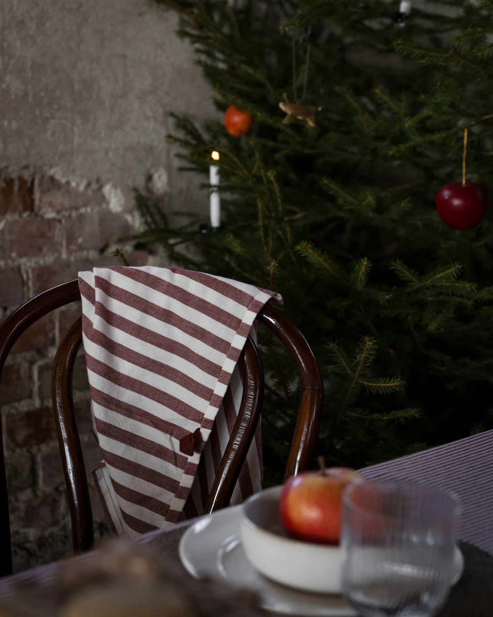 Obrus Ernst w paski 145x300 cm, Czerwono-biały ERNST