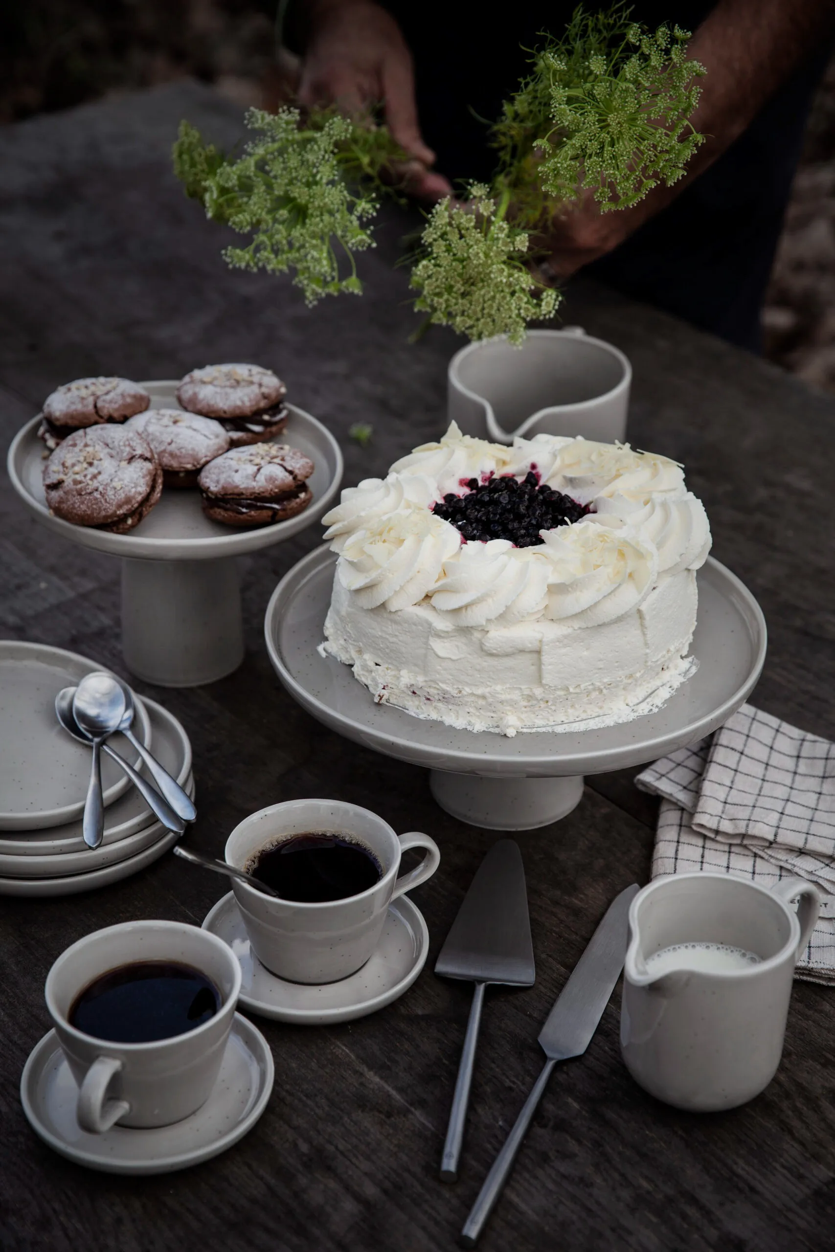 Patera Ernst Ø27 cm, Piaskowy ERNST