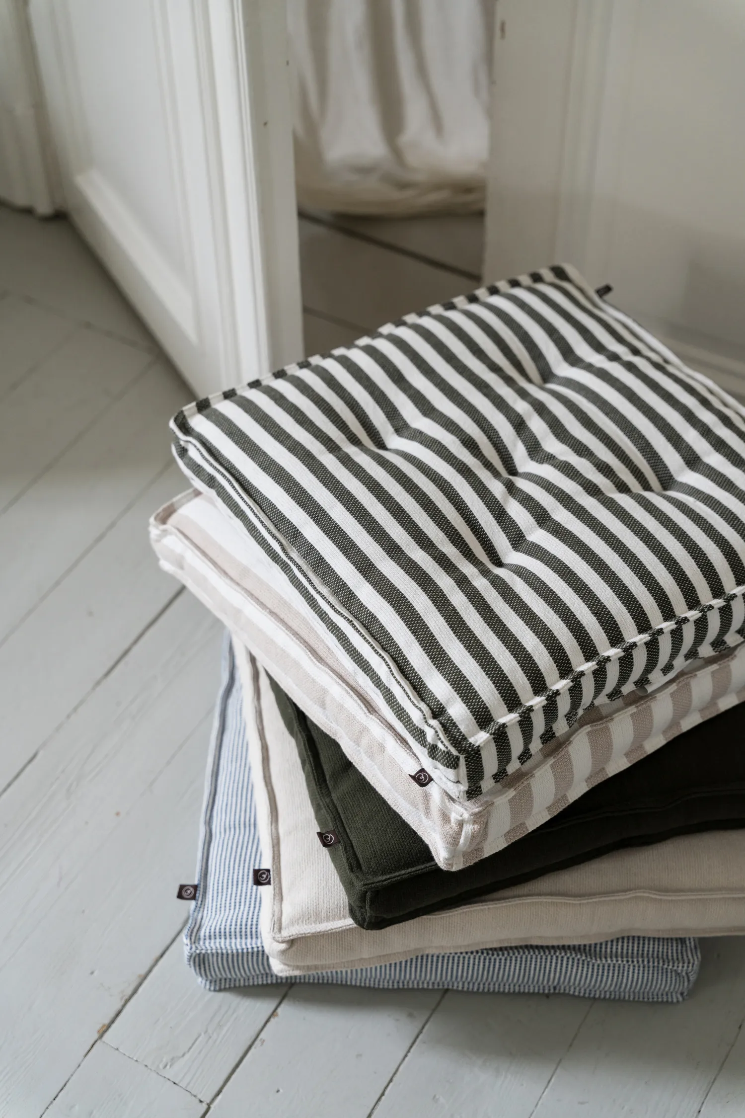 Poduszka do siedzenia Ernst 40x40 cm, Szałwia-biel ERNST