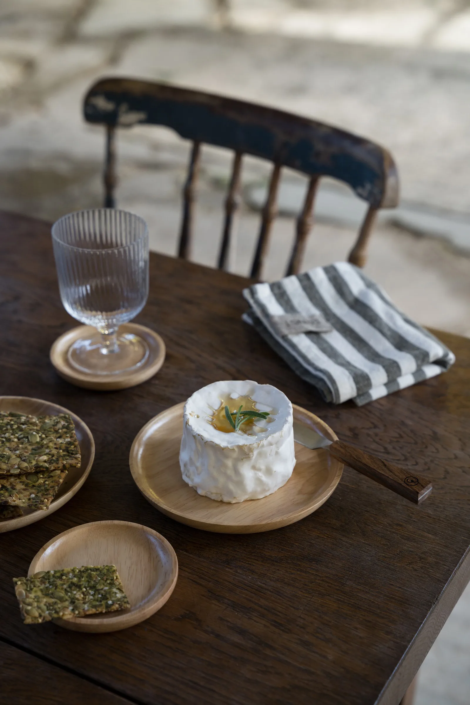 Tacka drewniana Ernst, Drzewo kauczukowe, Ø10 cm ERNST