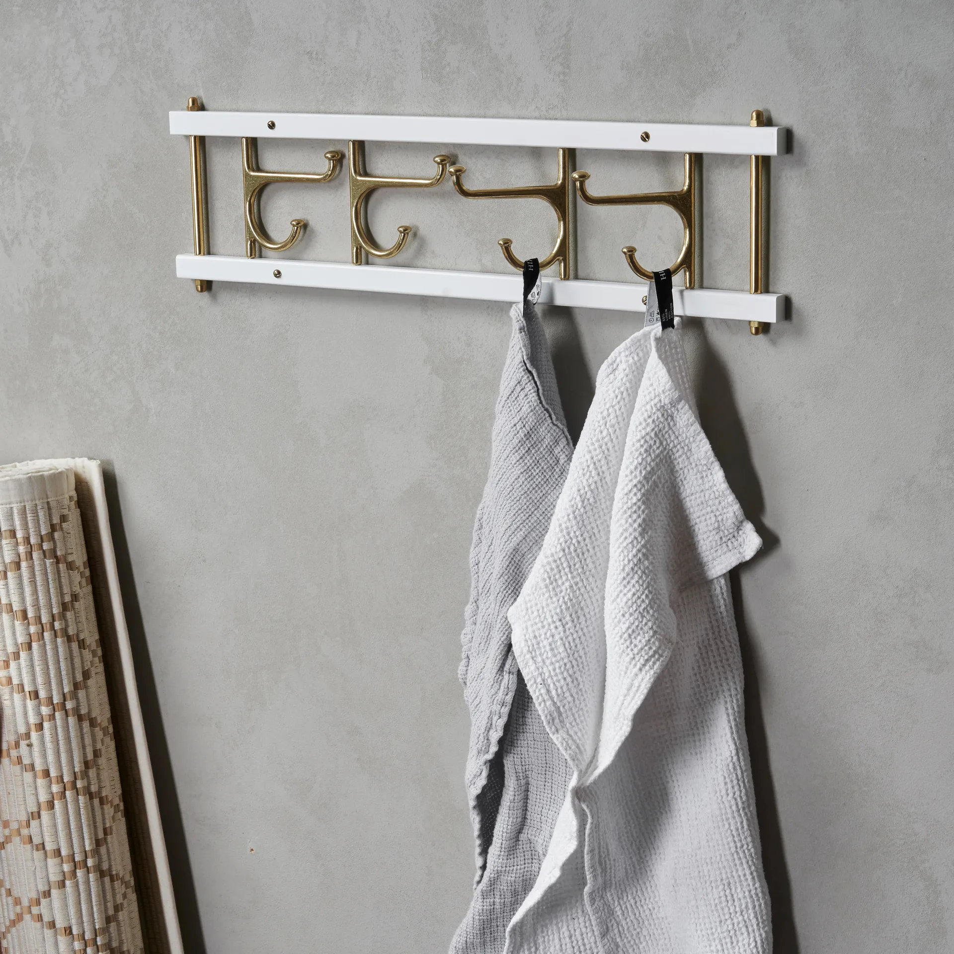 Maxi 4 Dekoracyjna listwa z haczykami, Biały mosiądz Essem Design