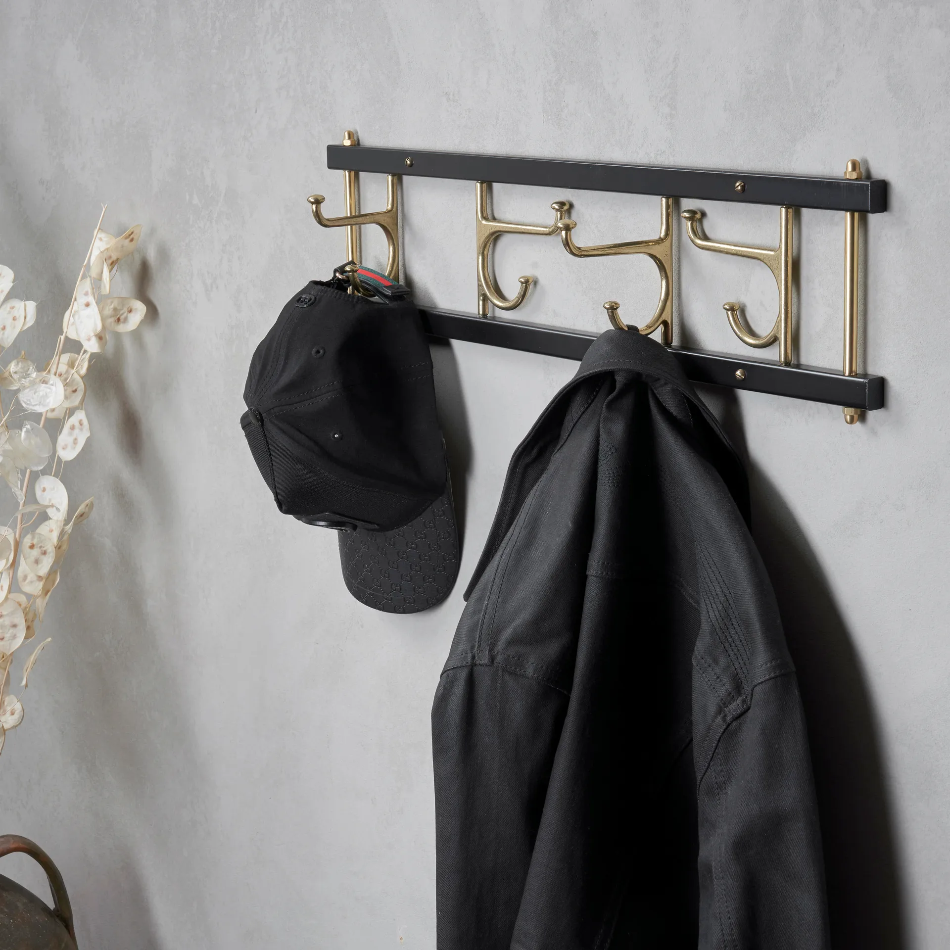 Maxi 4 Dekoracyjna listwa z haczykami, Czarny-mosiądz Essem Design