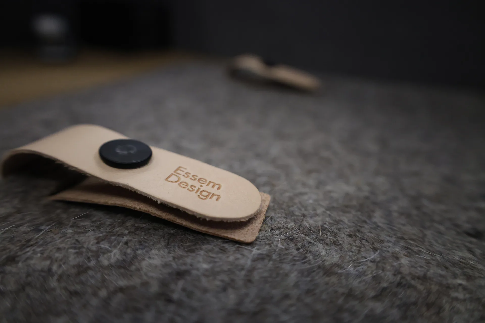 Poduszka na siedzisko Nostalgi 33x40 cm, Szara naturalna wełna Essem Design