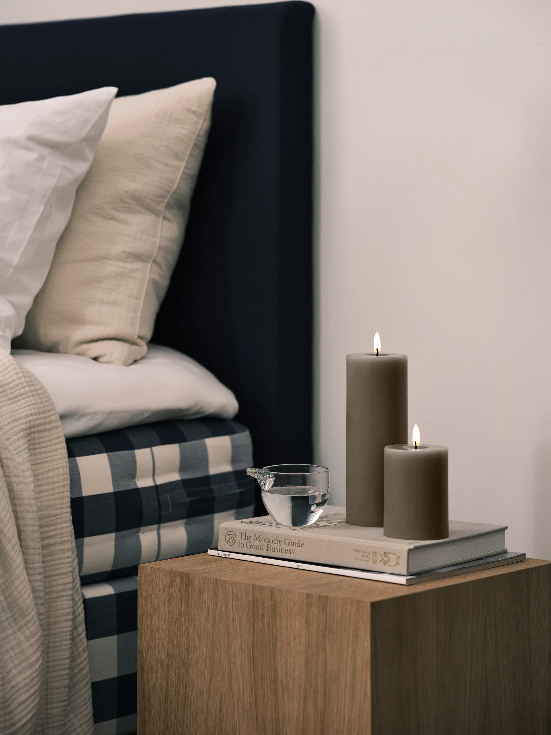 Świeczka LED ester & erik, 77 Caviar, 10cm ester & erik