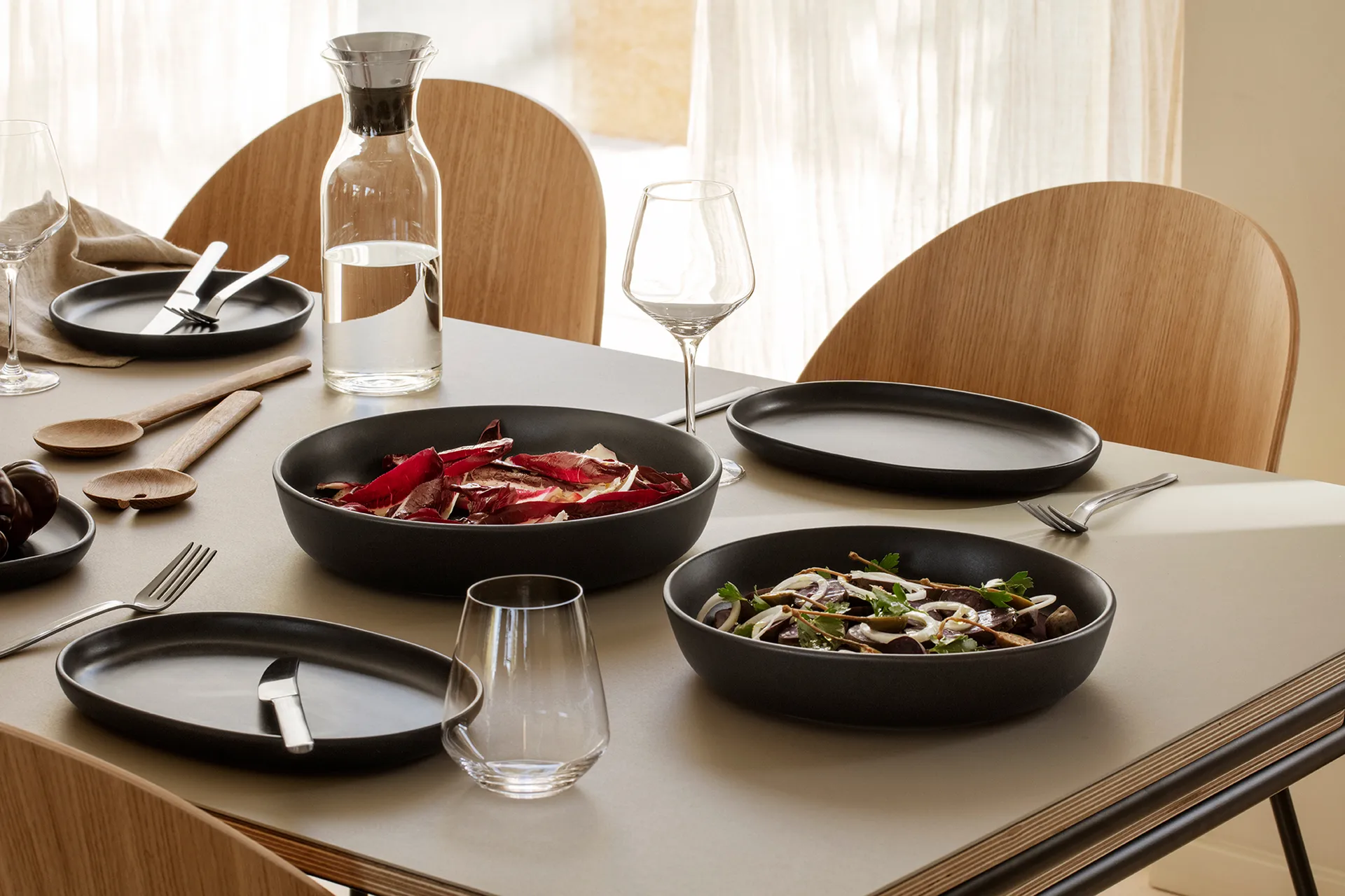 Nordic Kitchen Niski miska do sałatki czarna, Ø28 cm Eva Solo