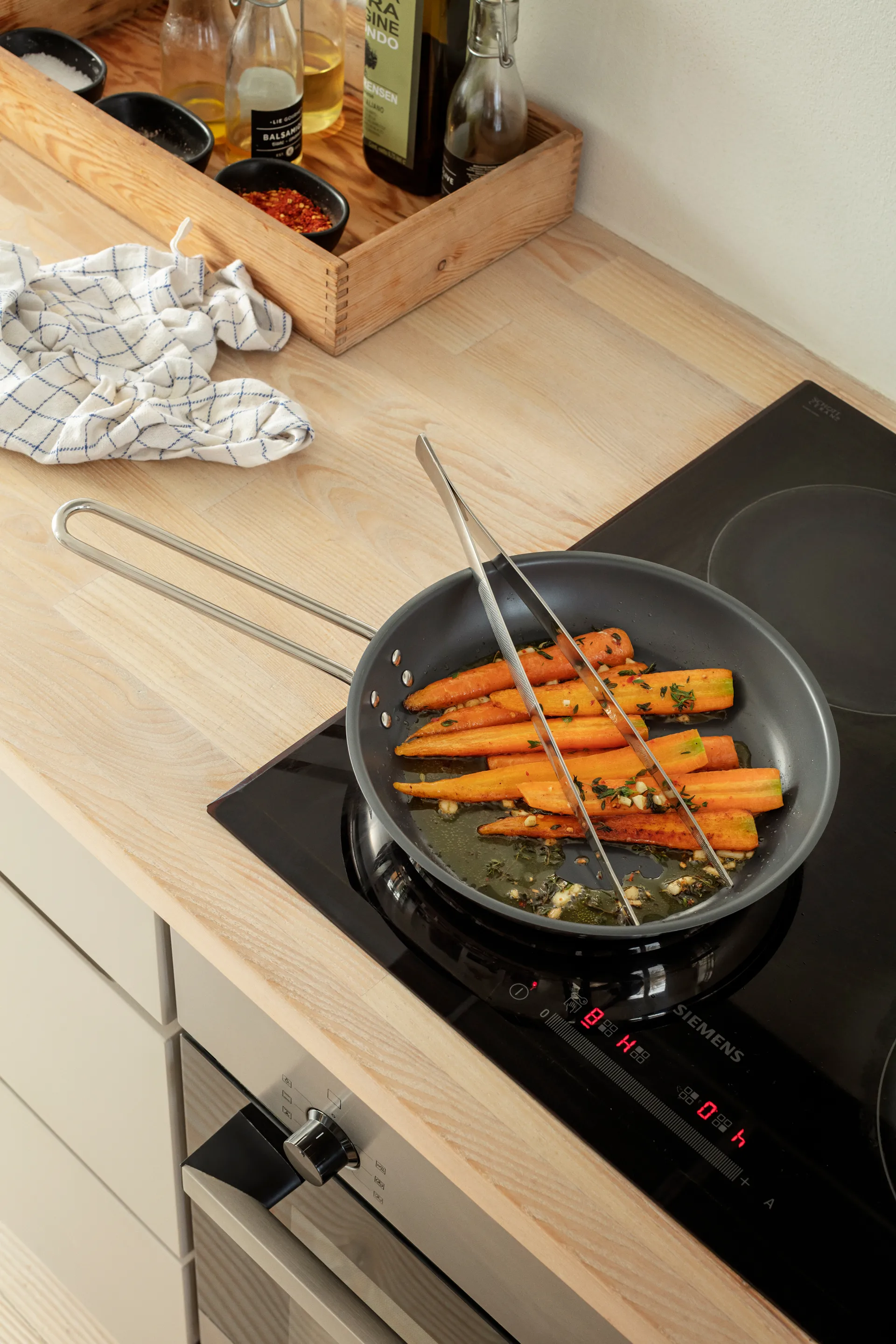 Pęseta Eva Trio, Stal nierdzewna Eva Solo