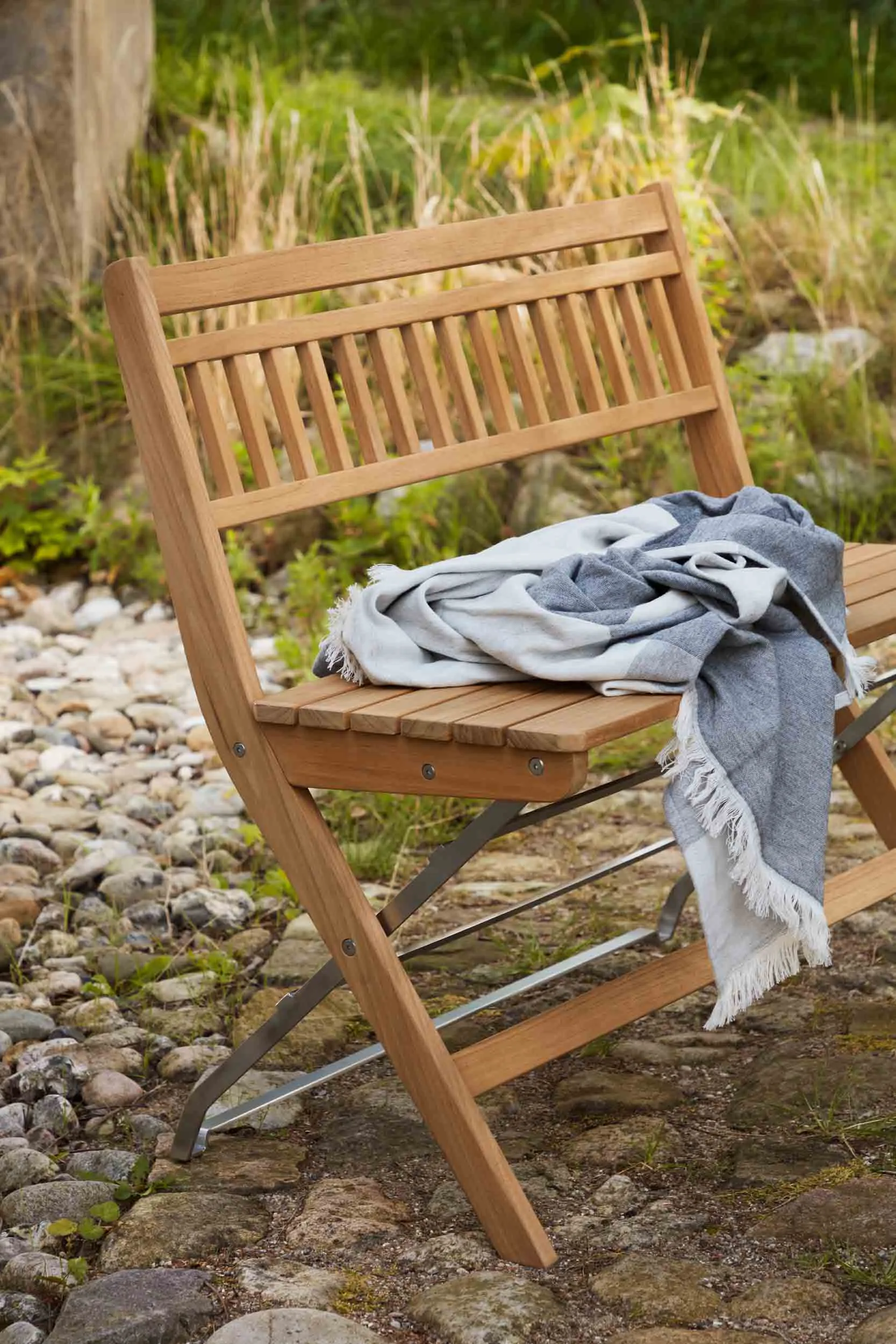 M24 Lilleø ławka ogrodowa, Teak-nierdzewna stal FDB Møbler