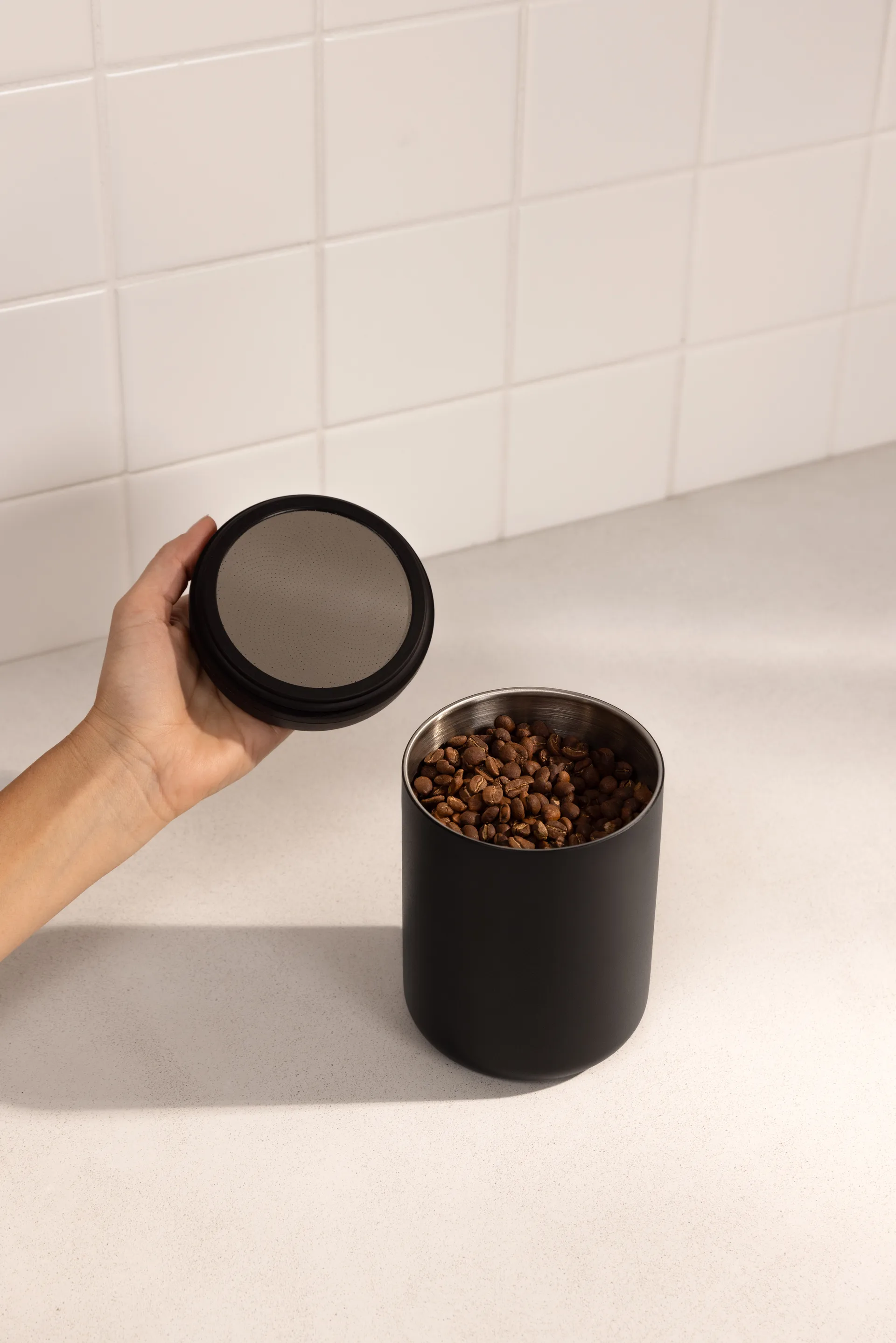 Elektryczny pojemnik próżniowy Atmos 1,2 l, Matte black Fellow