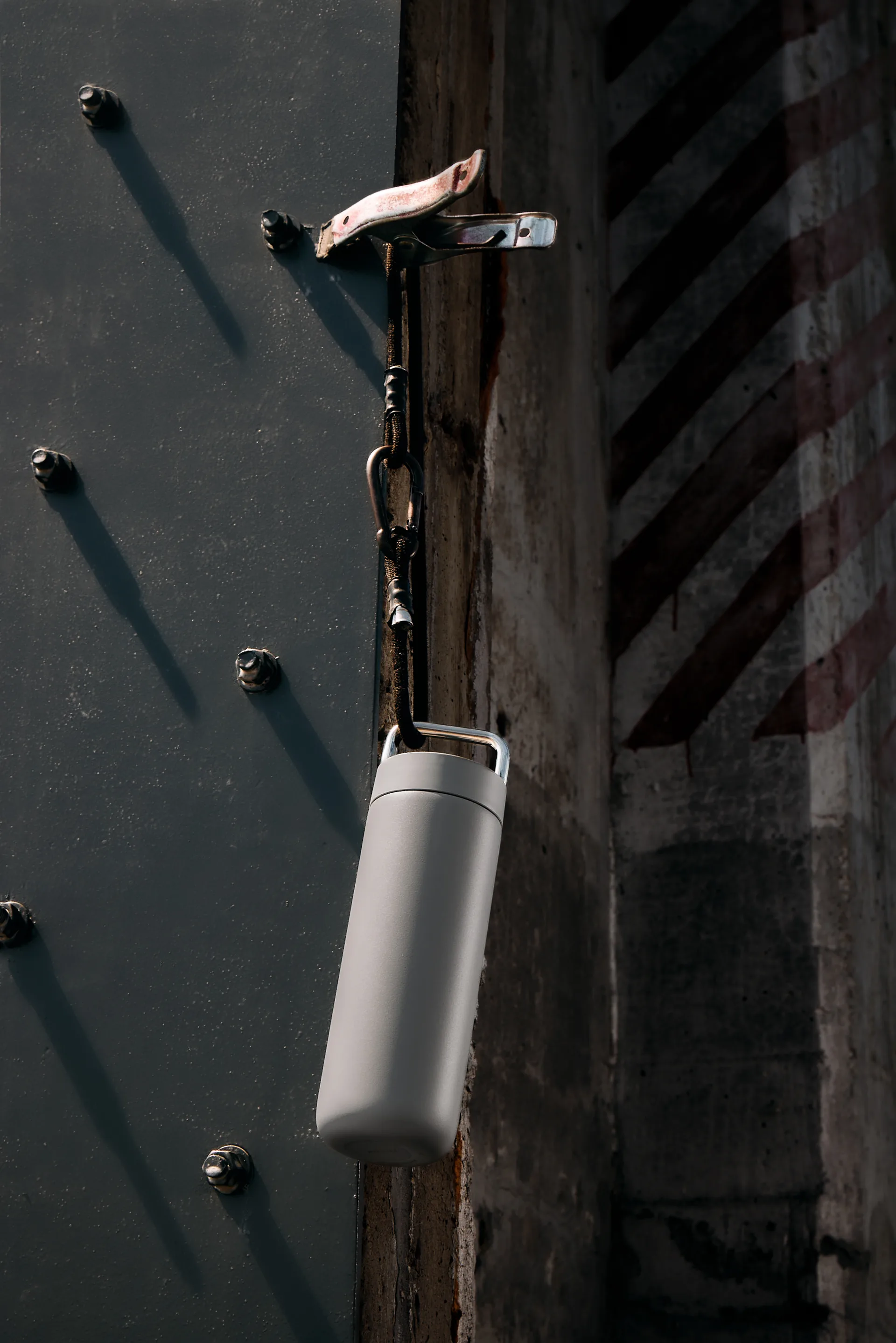 Kubek termiczny Carter Carry 59 cl, Matte grey Fellow