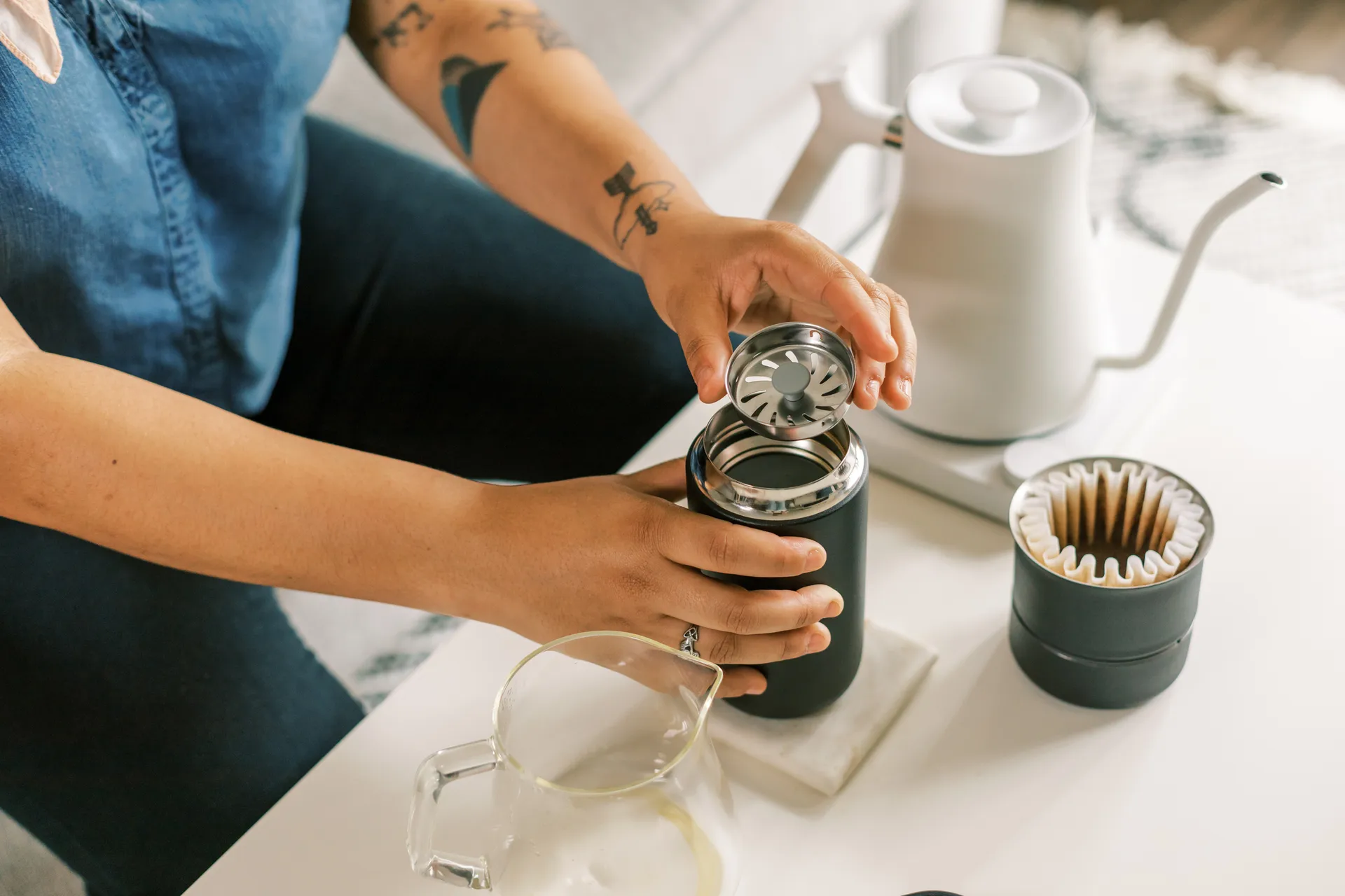 Kubek termiczny z ochroną przed rozpryskami Carter 47 cl, Matte black Fellow