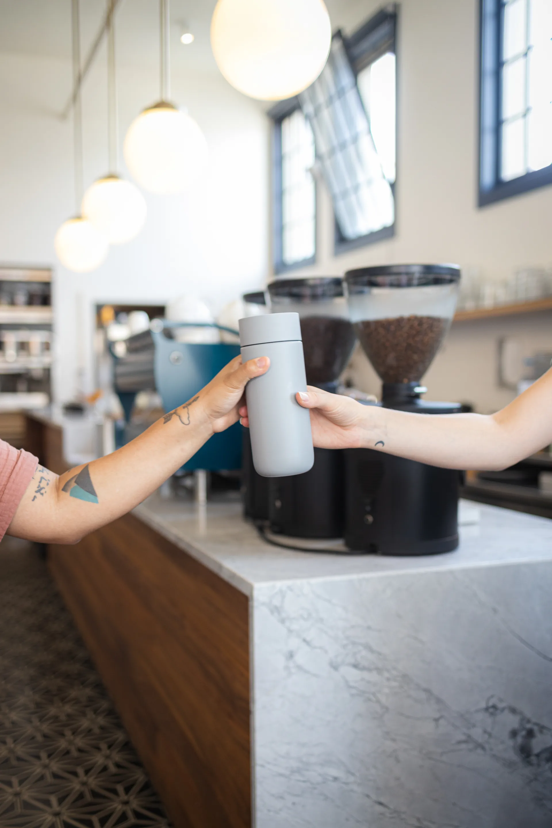 Kubek termiczny z ochroną przed rozpryskami Carter 47 cl, Matte grey Fellow