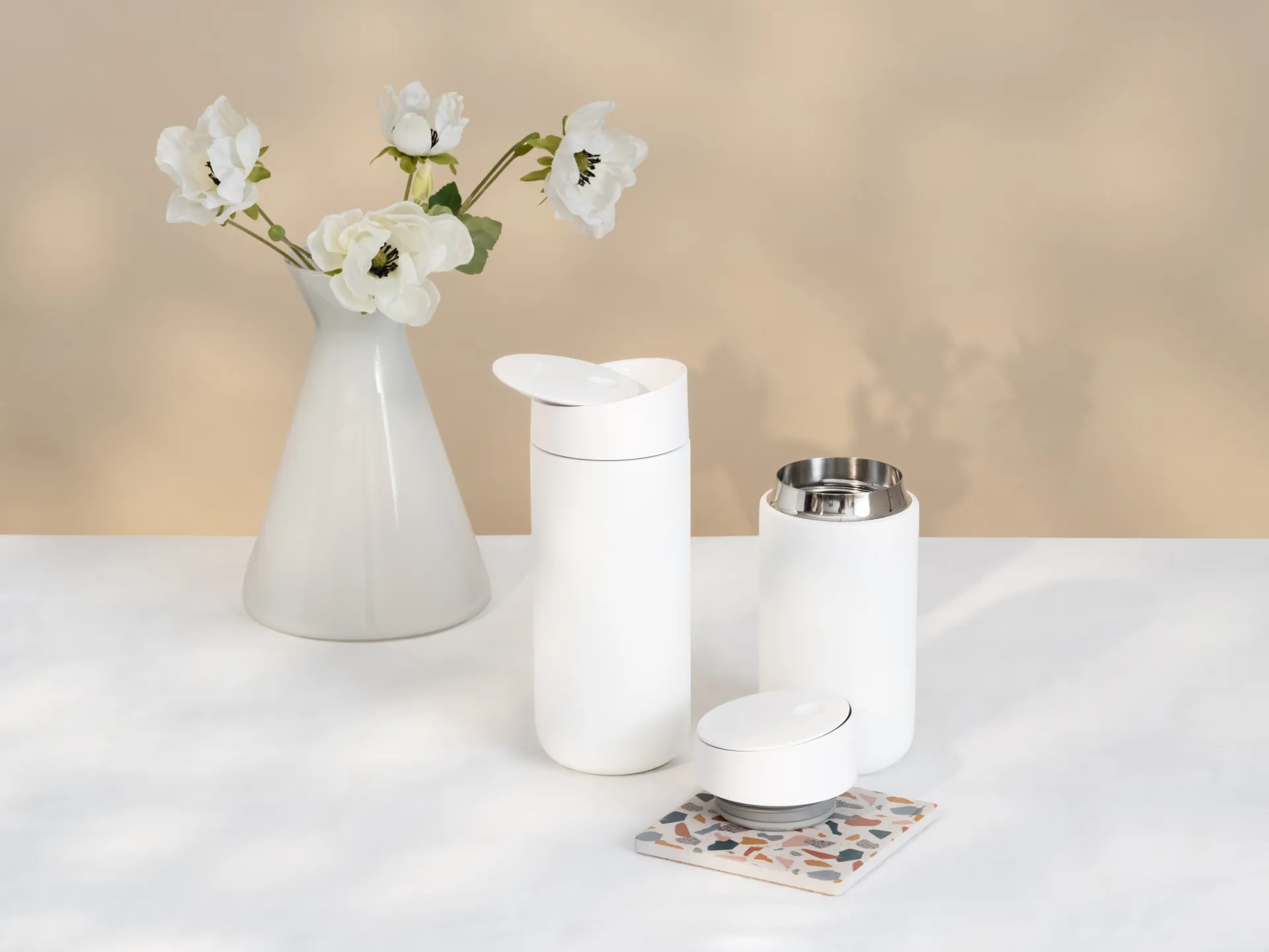 Kubek termiczny z pokrywką Carter 47 cl, Matte white Fellow