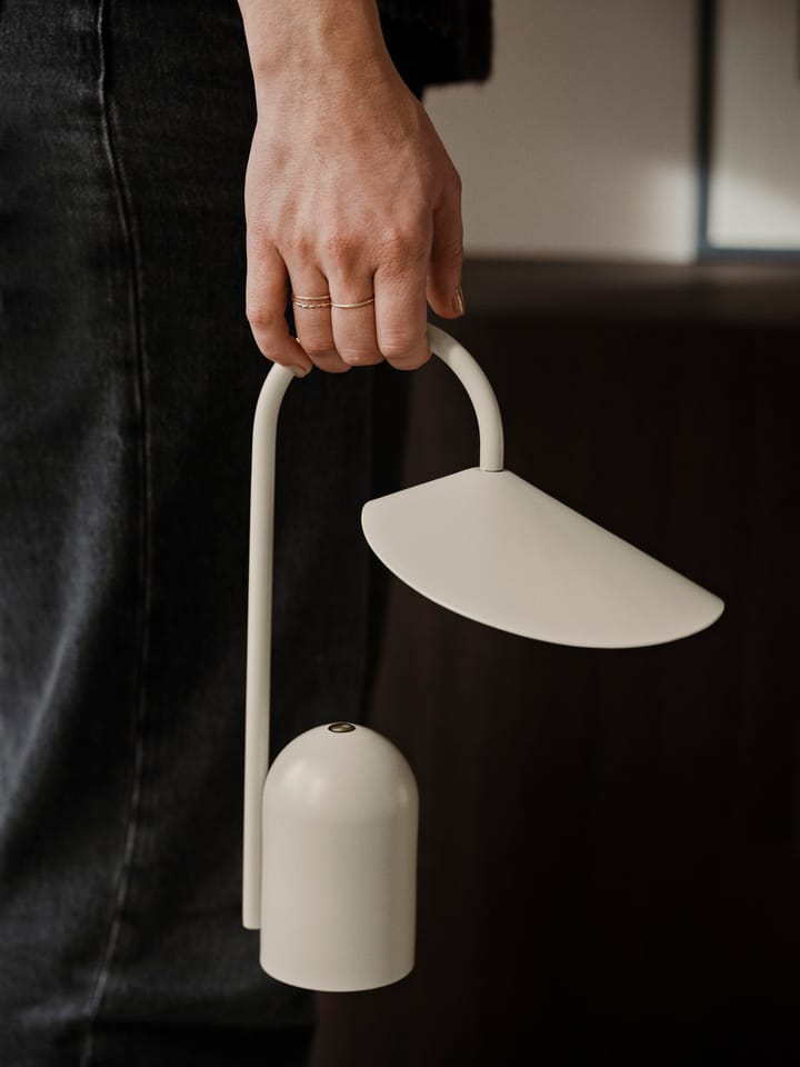 Arum lampa przenośna - Cashmere - ferm LIVING