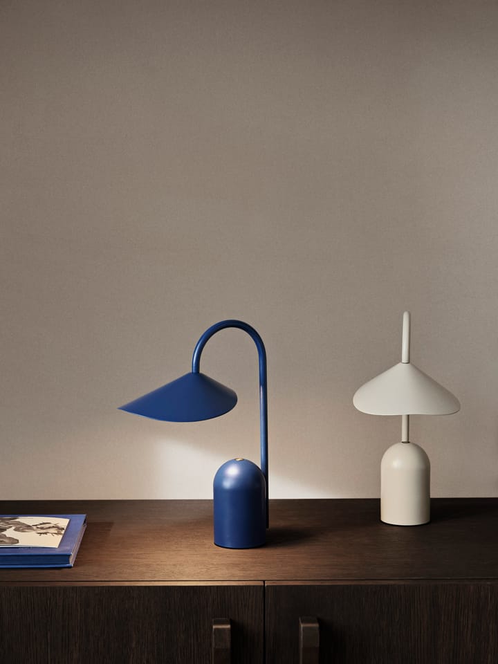 Arum lampa przenośna, Cashmere Ferm Living