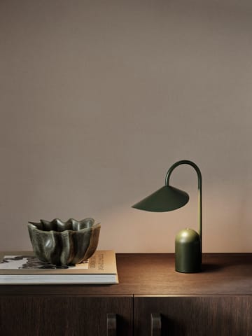 Arum lampa przenośna - Grass Green - ferm LIVING