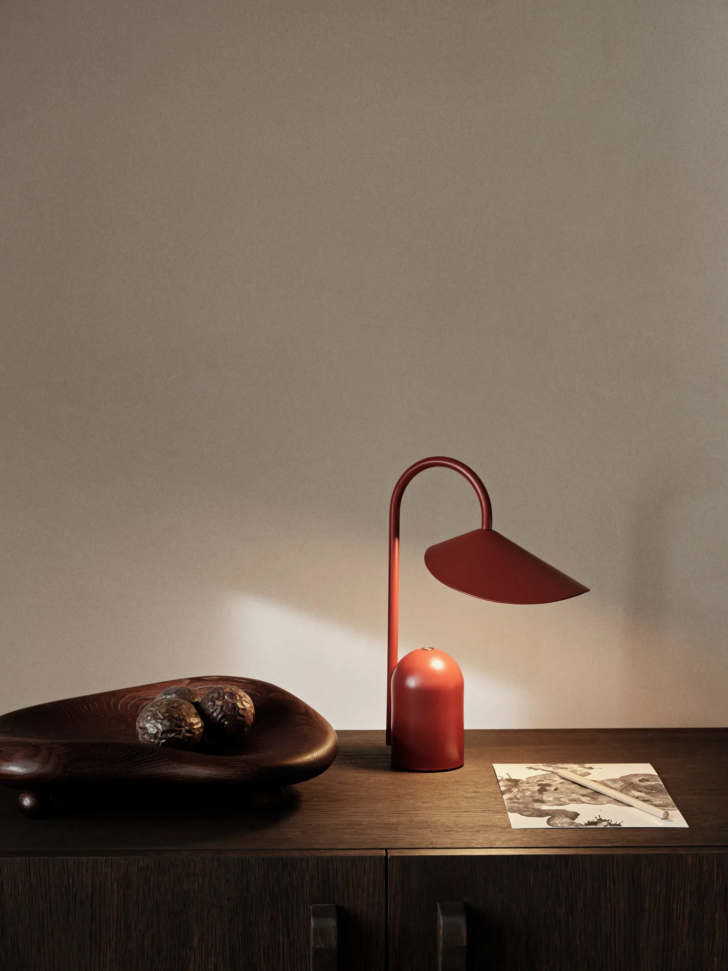 Arum lampa przenośna, Oxide Red Ferm Living