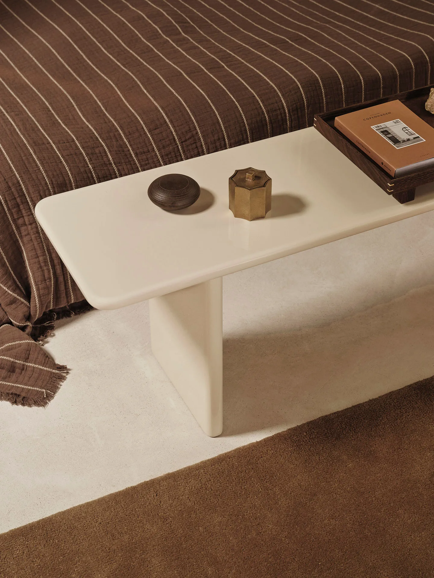 Ławka Rink 140 cm, Eggshell Ferm Living