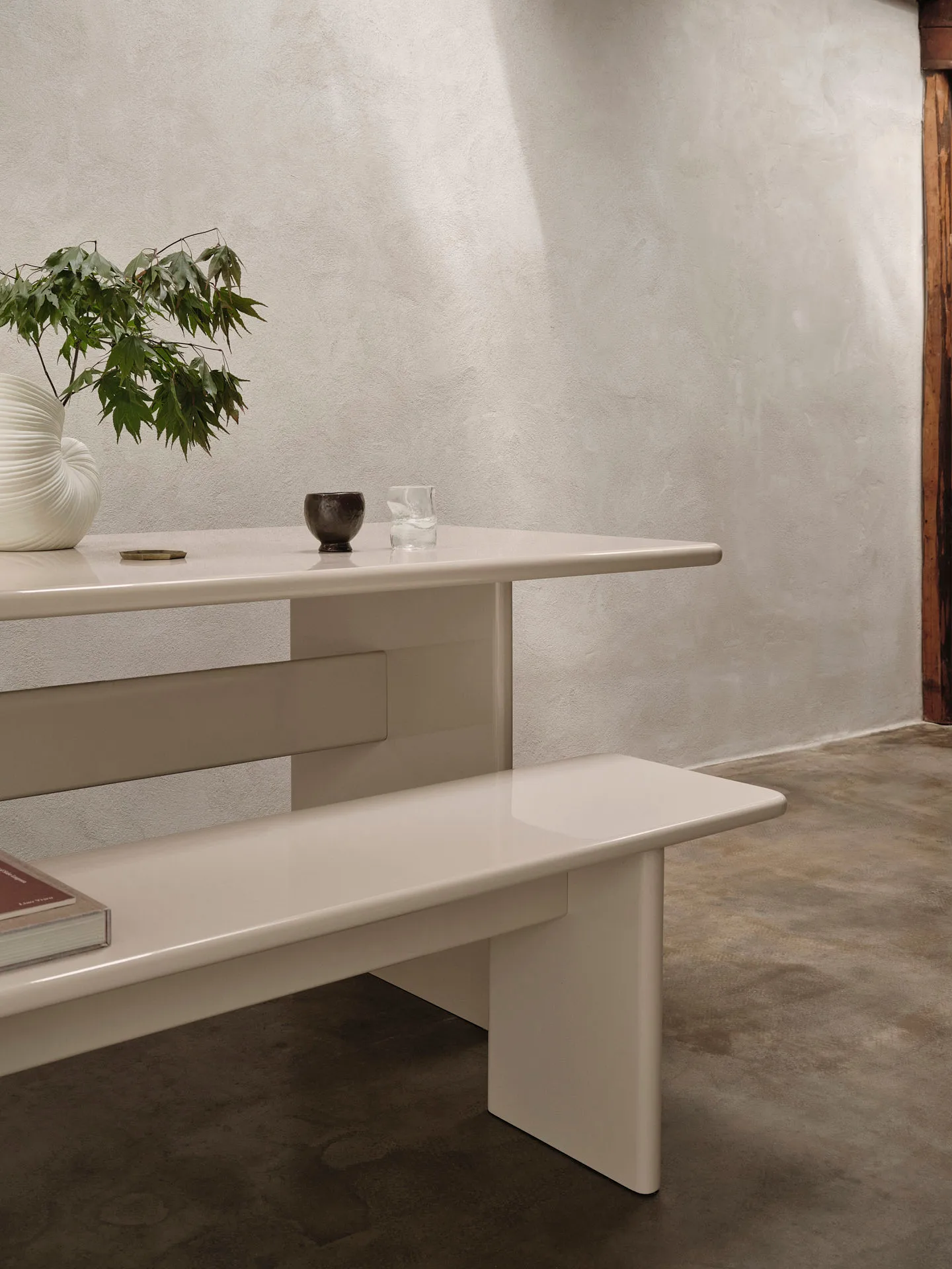 Ławka Rink 200 cm, Eggshell Ferm Living