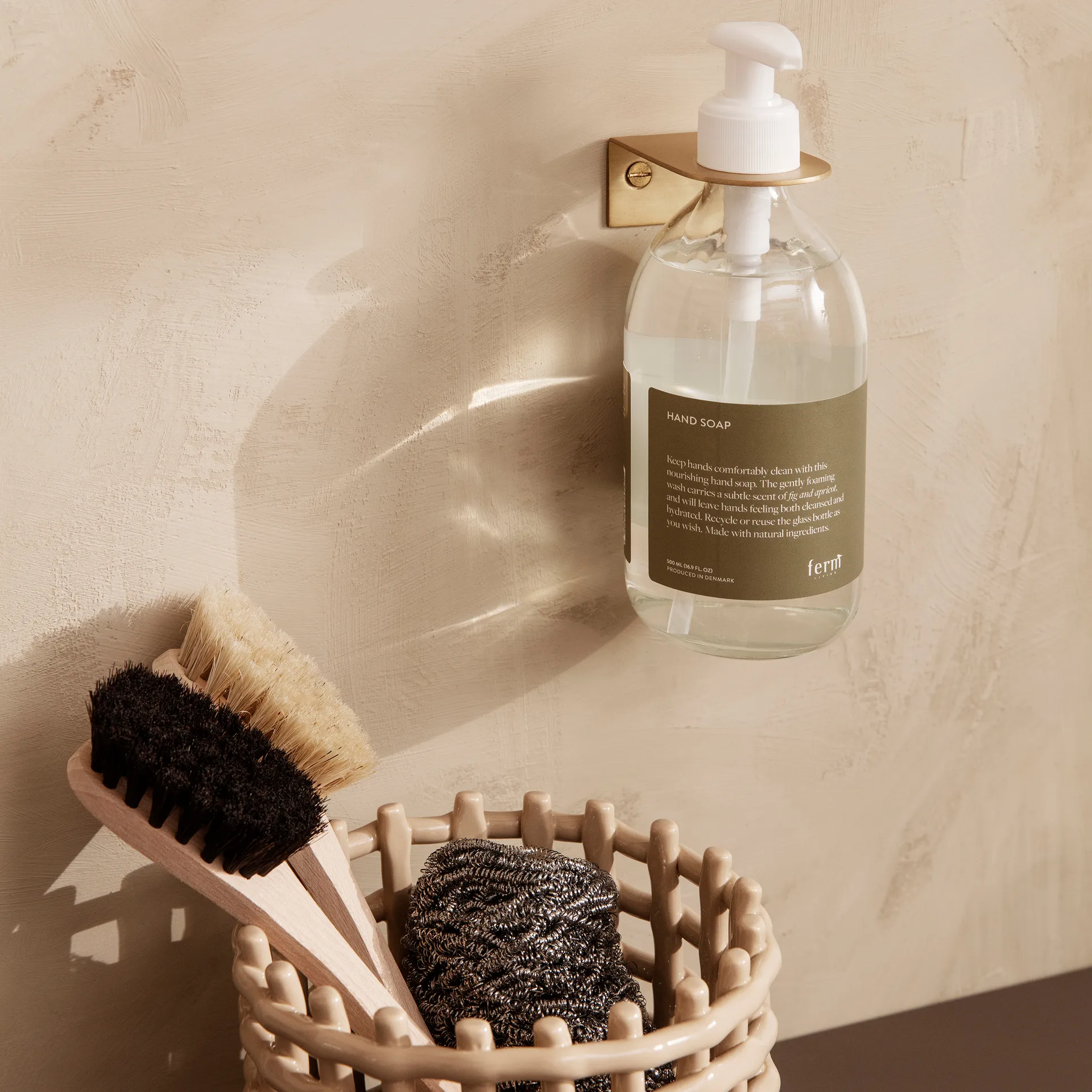 Basho wieszak ścienny, brass Ferm Living