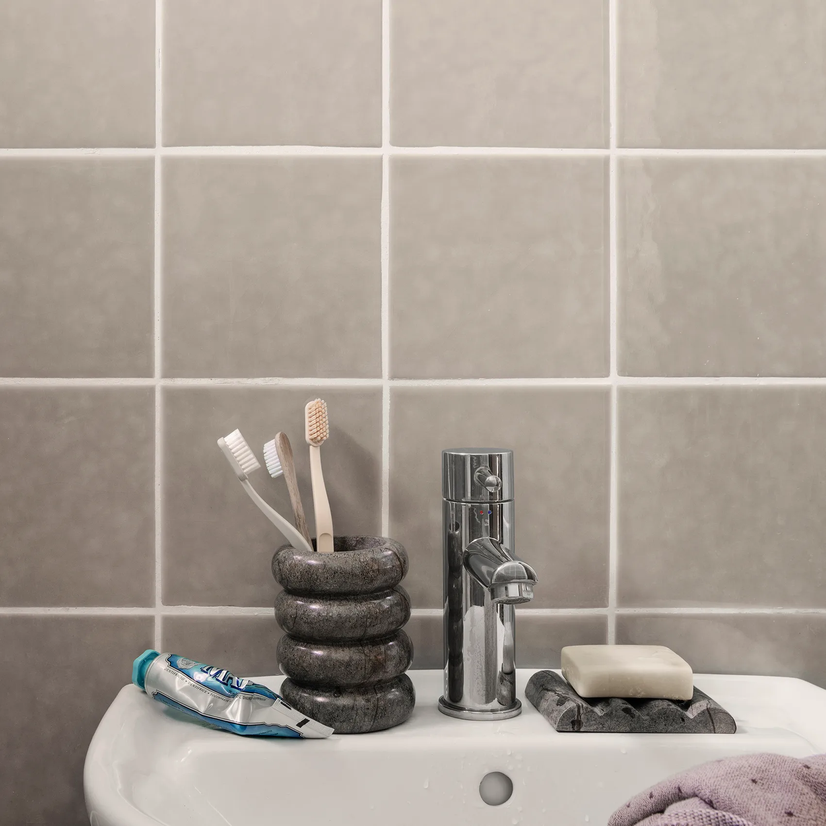 Bendum kubek na szczoteczki, marmur, brown marble Ferm Living