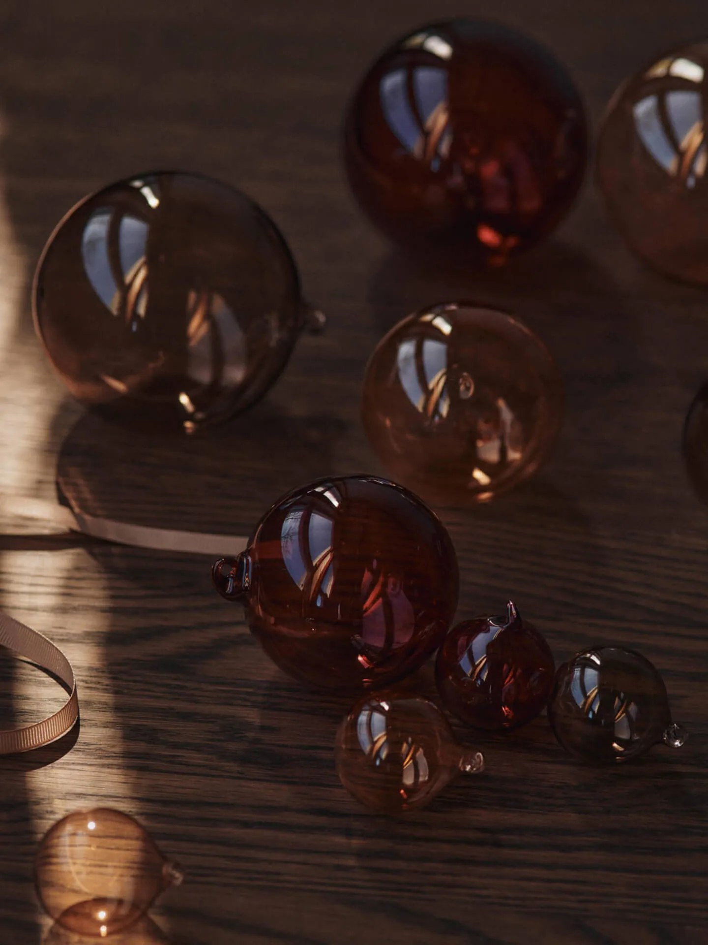 Bombka szklana L Ø10 cm, 3 części, Różany, półprzezroczysty Ferm Living